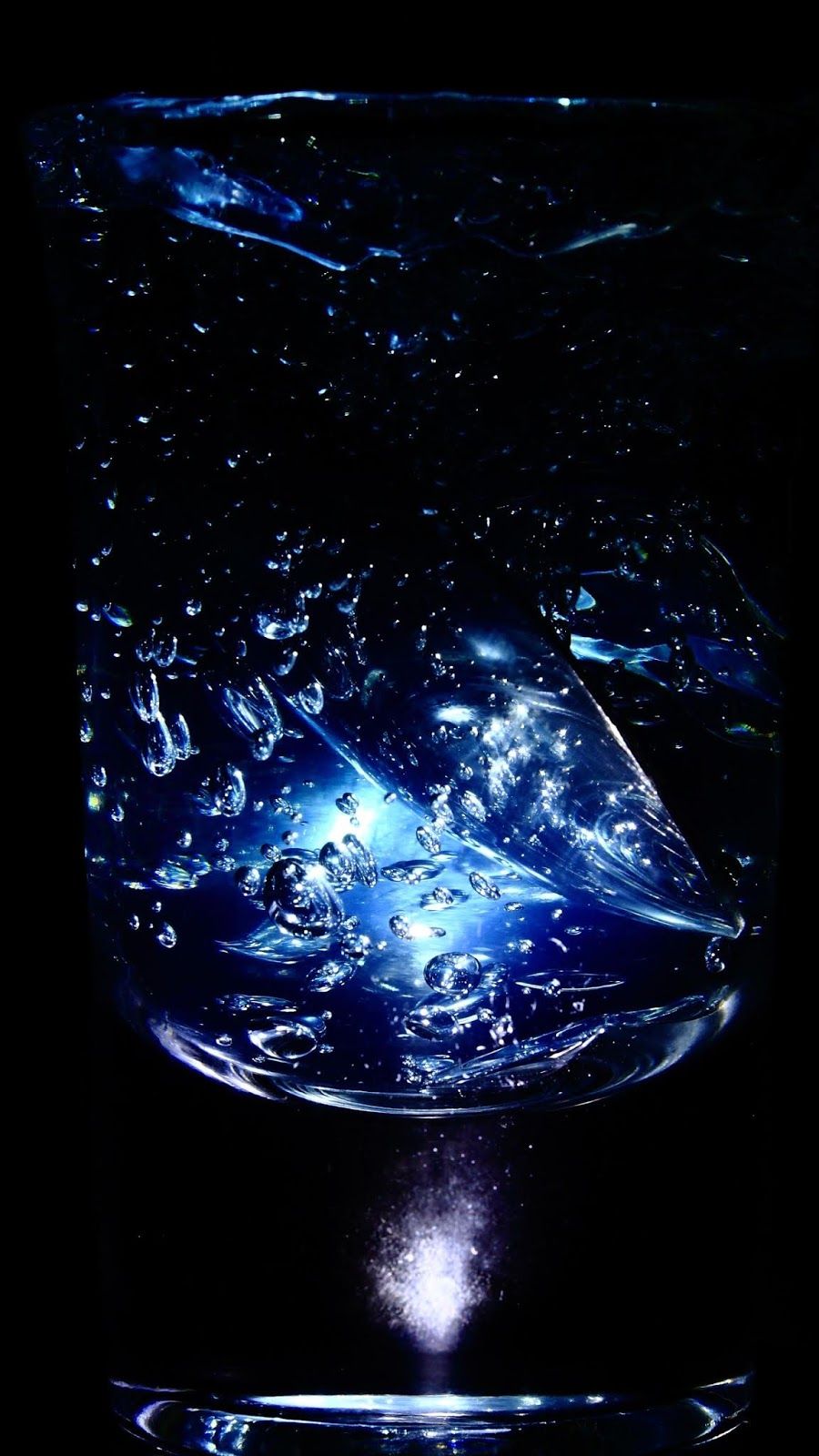 Bicchiere con acqua blu, 900x1600 Full HD Verticale, Smartphone