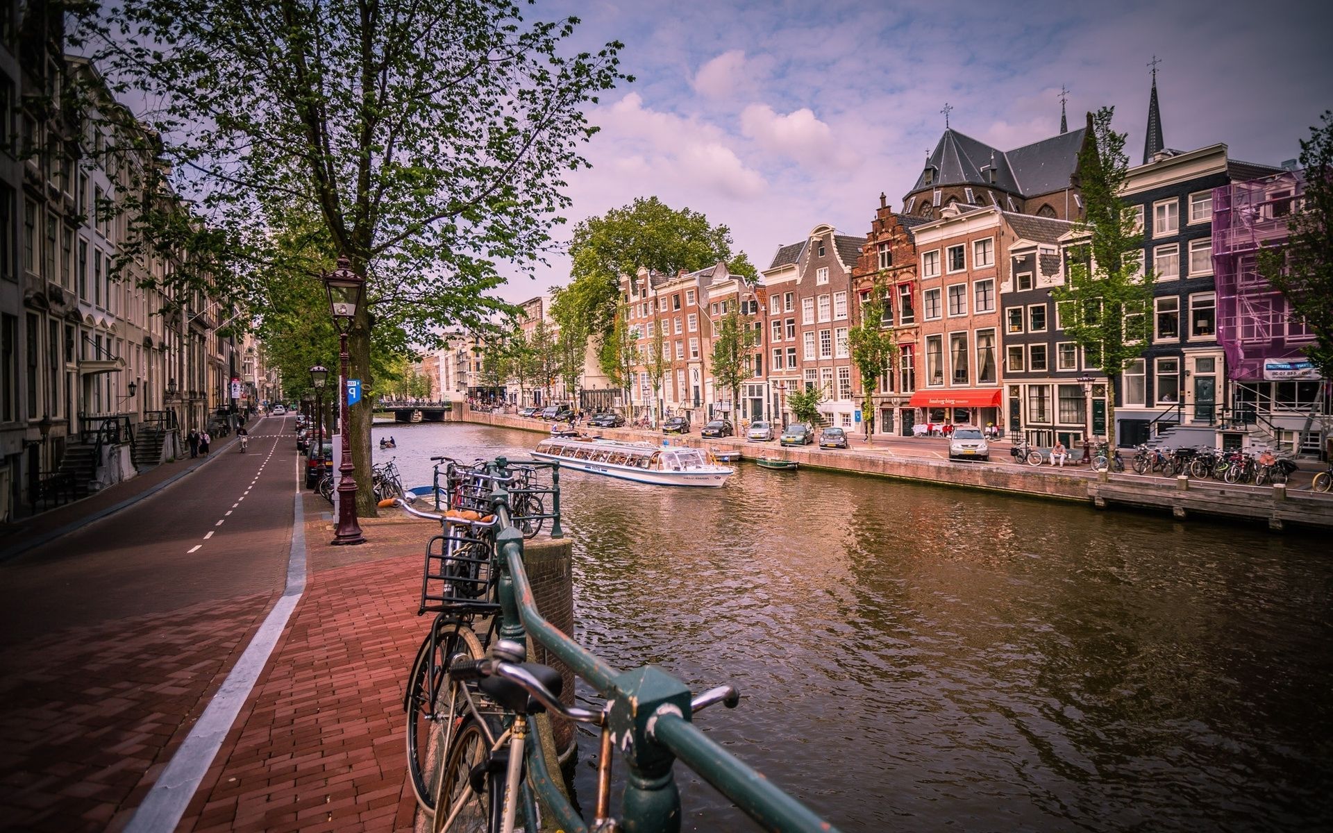 Canale di Amsterdam con biciclette, 1920x1200 Full HD+ WUXGA, PC Desktop