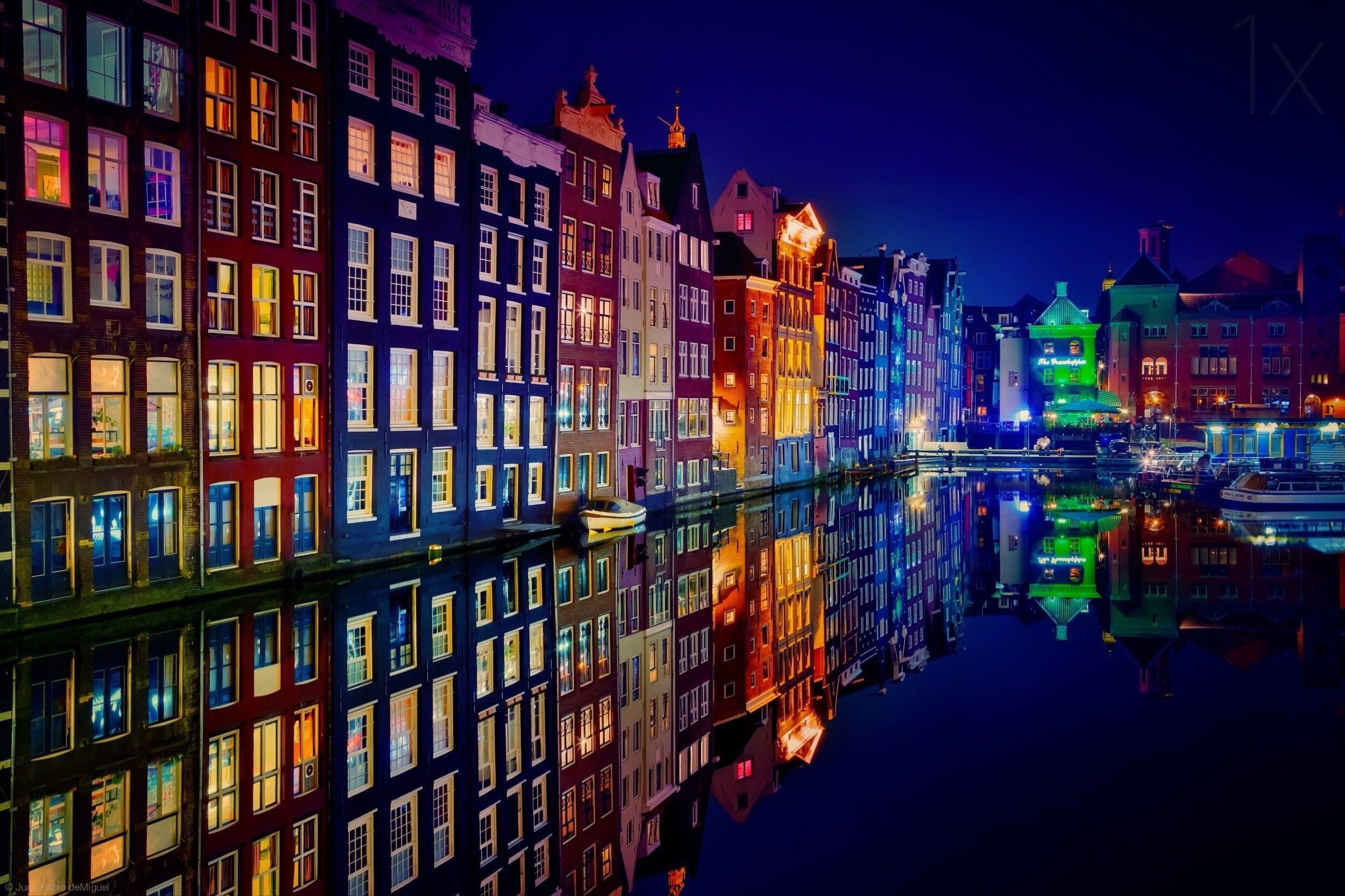 Case colorate canale Amsterdam notte, 2500x1666 Hi-Res, Desktop