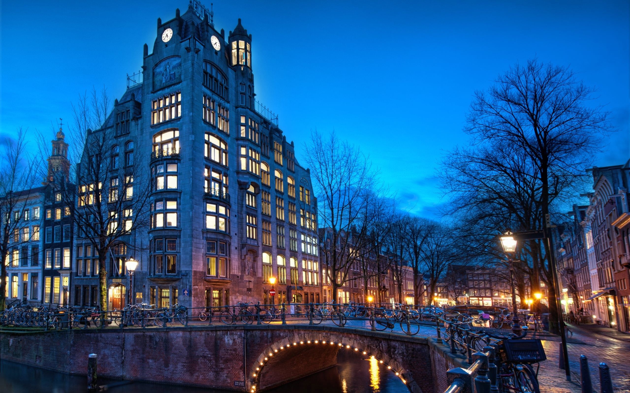Canale di Amsterdam al crepuscolo, 2560x1600 2K, PC