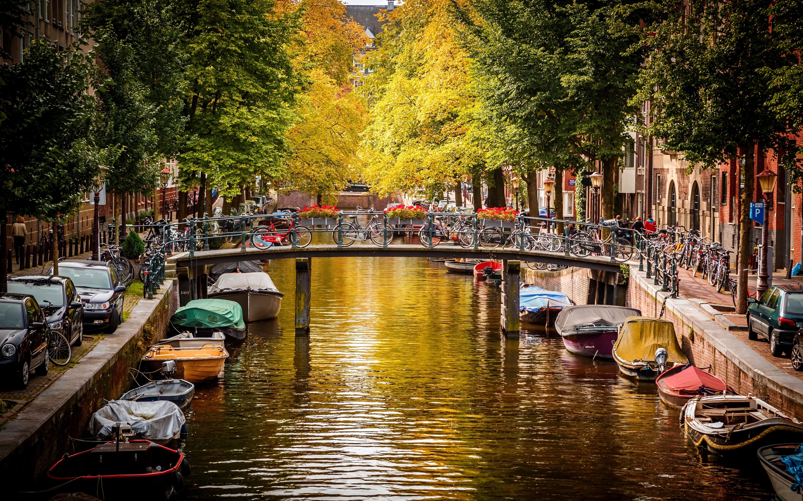 Canale di Amsterdam autunnale, 2560x1600 2K, Laptop