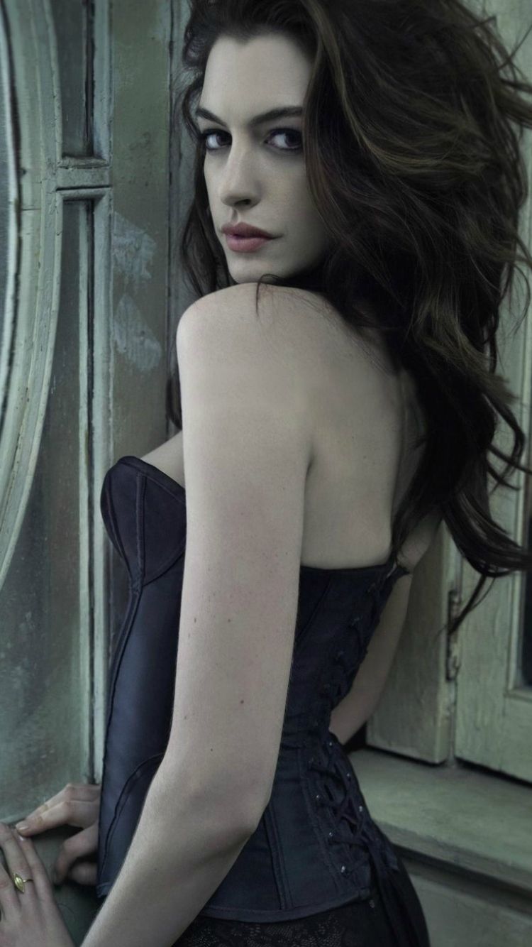 Anne Hathaway Catwoman pelle nera, 1200x1488 Full HD Verticale, Smartphone