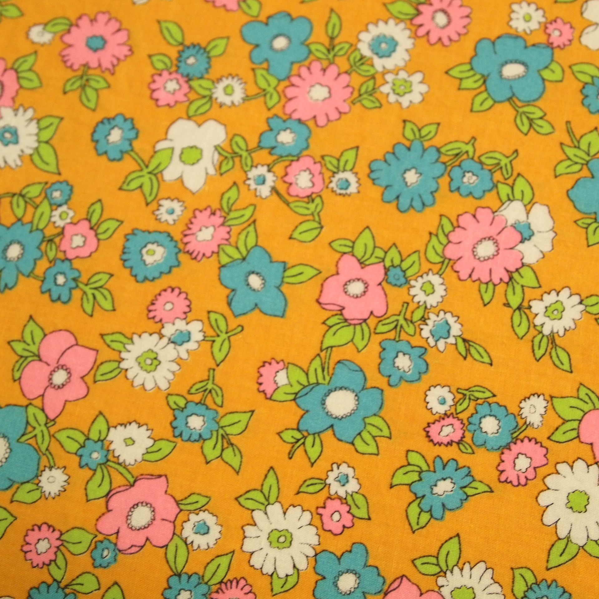 Fiori retro su fondo giallo, 1920x1920 Full HD+, iMac