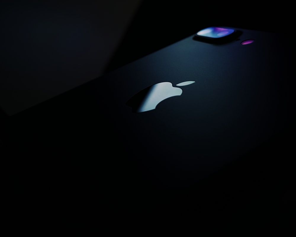 Logo Apple retroilluminato buio, 1000x800 HD, Desktop