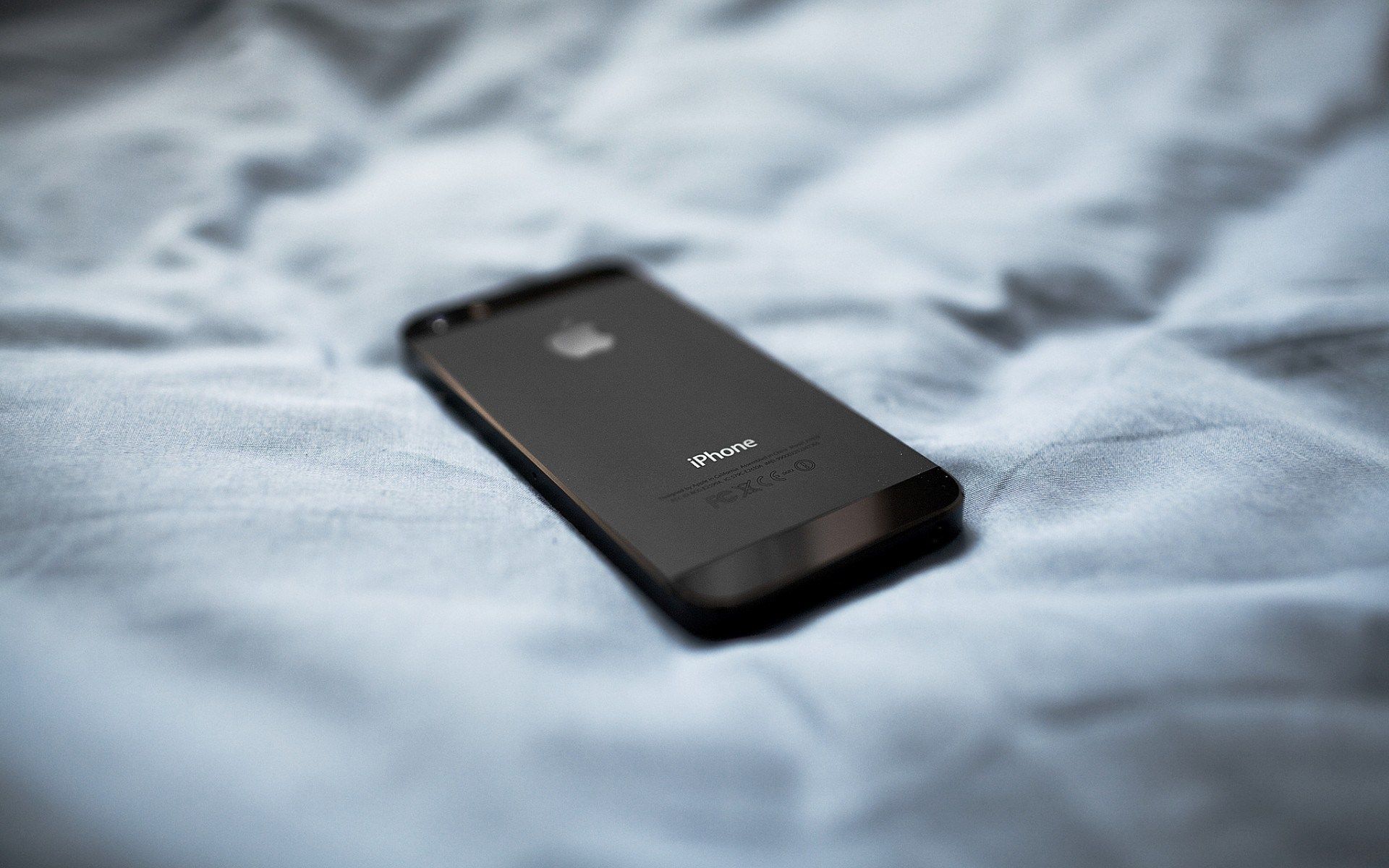 iPhone nero su lenzuolo, 1920x1200 WUXGA, iMac
