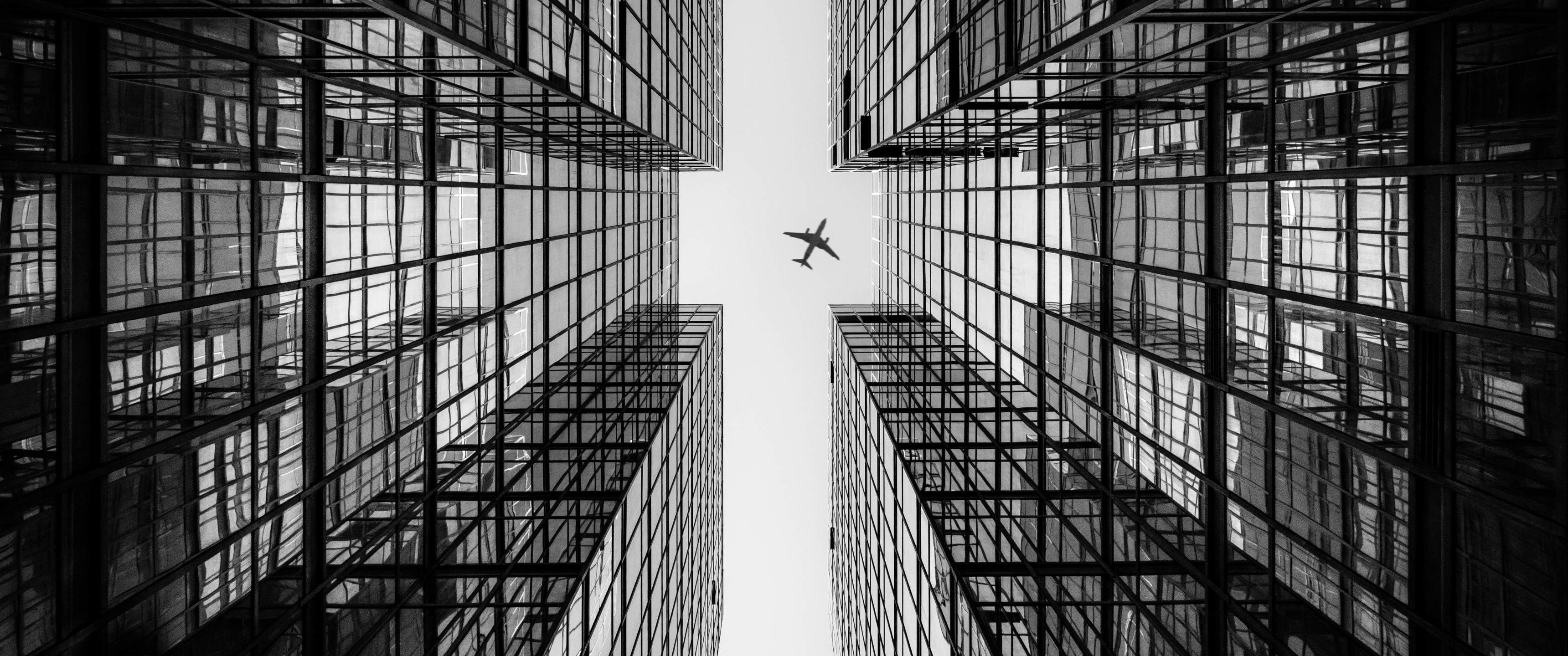 Grattacieli con aereo, bianco e nero, 3440x1440 21:9, Ultrawide