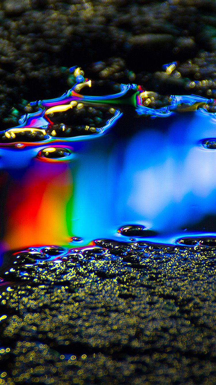 Macchia olio arcobaleno su asfalto, 750x1334 Full HD Verticale, iPhone Pro