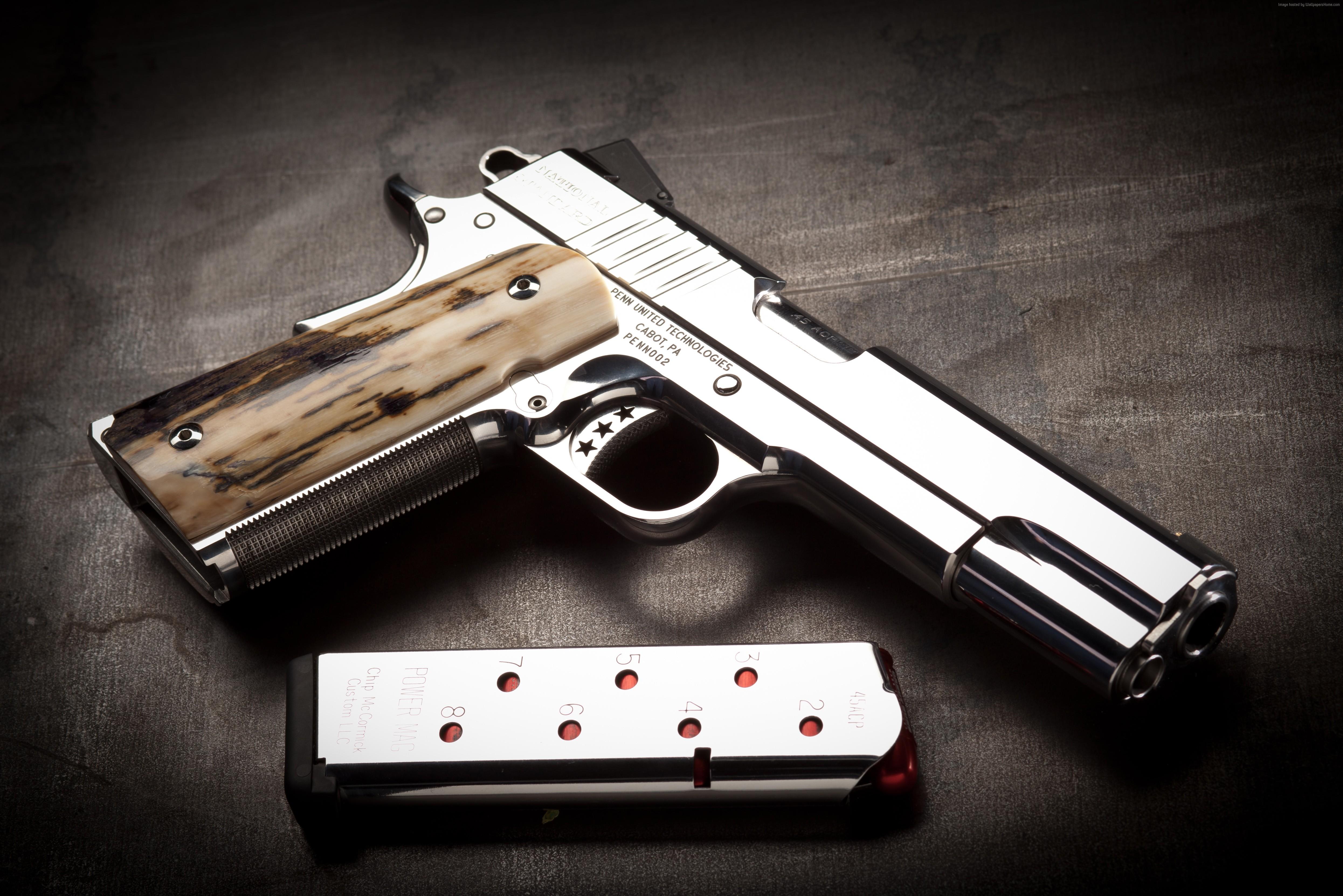 Pistola cromata con caricatore, 4983x3323 4K, Desktop 4K