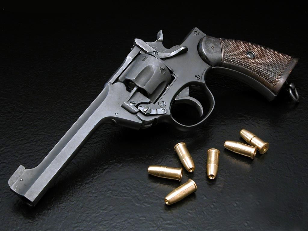 Revolver nero con proiettili, 1024x768 HD, Desktop