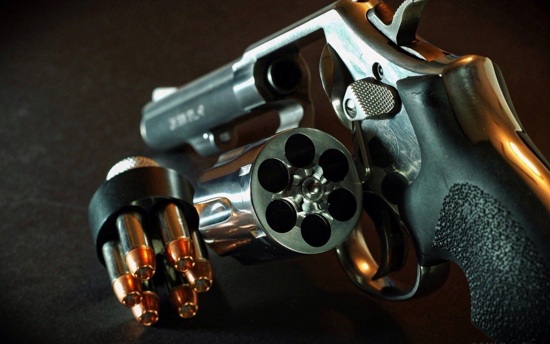 Revolver con proiettili in speedloader, 1920x1200 WUXGA, Desktop