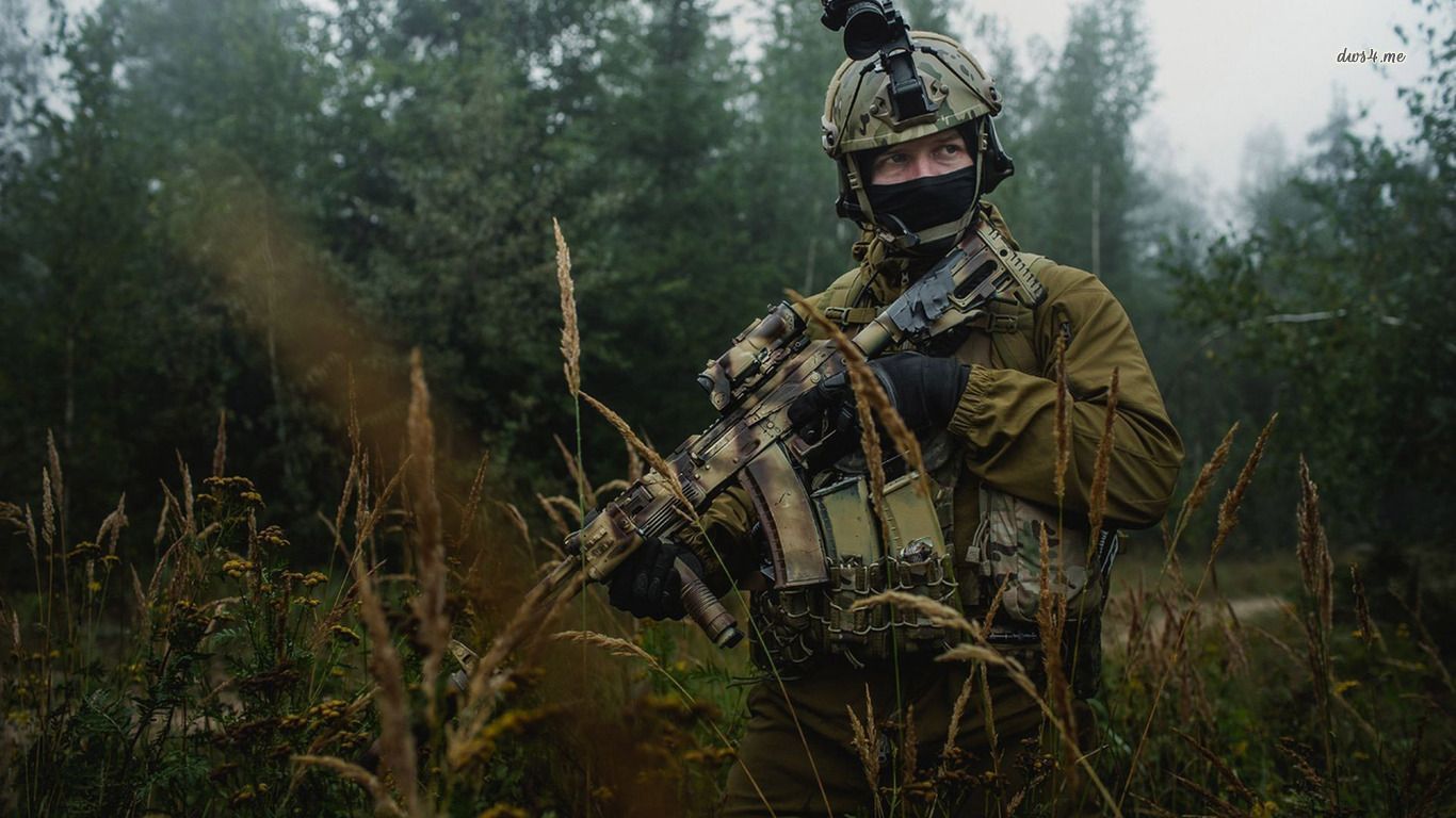 Soldato forze speciali nella foresta, 1366x768 HD, Desktop