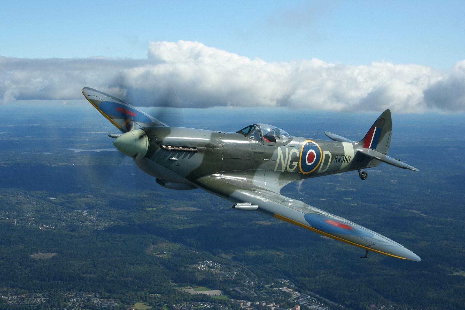 Aereo Spitfire in volo, 1800x1200 HD Ready, iMac