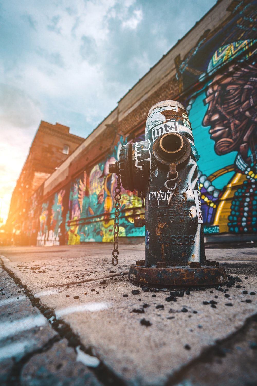 con l'Arte di Banksy, 1000x1500 Full HD Verticale, Realme