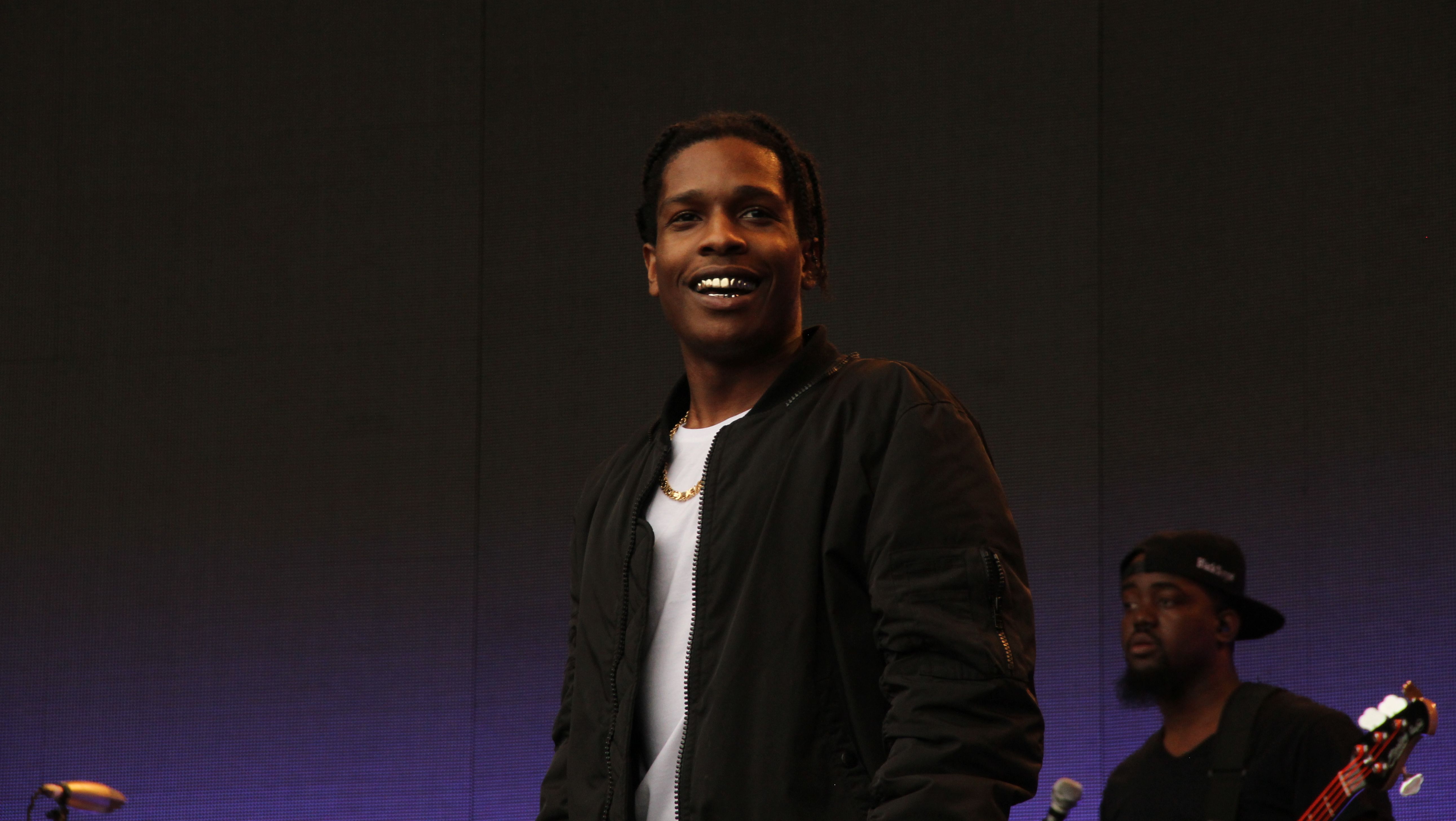 ASAP Rocky sorridente sul palco, 5165x2912 4K, PC Desktop