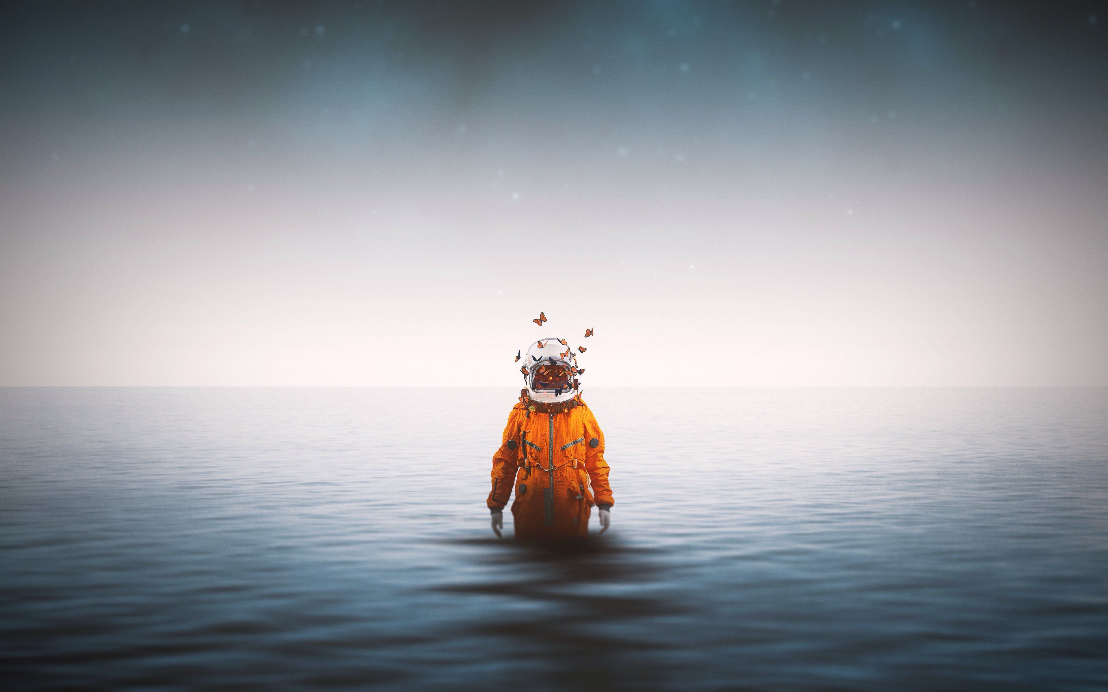 Astronauta arancione in acqua, 3840x2400 4K, Desktop 4K