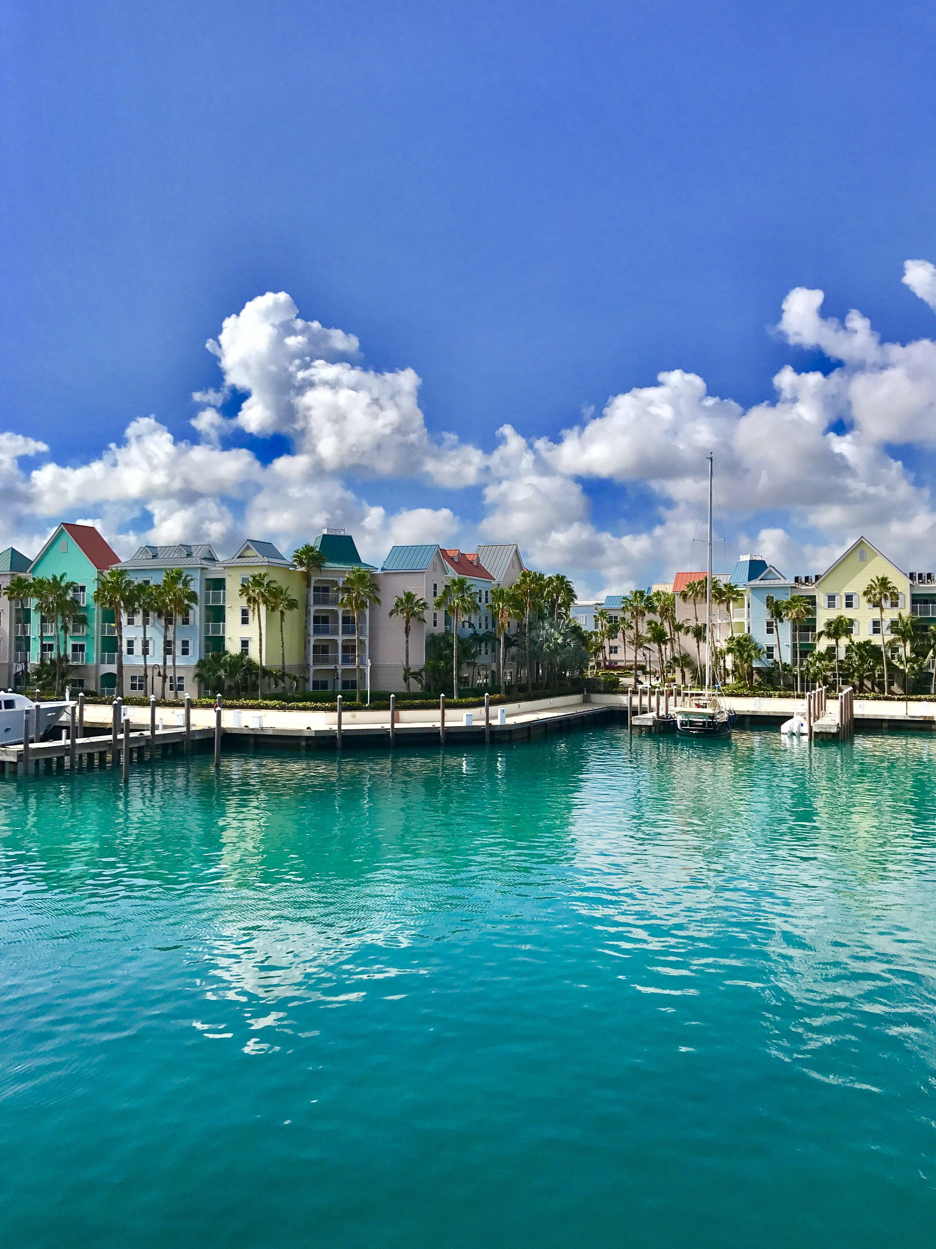 Marina Atlantis Bahamas colorata, 3024x4032 Full HD Verticale, Smartphone