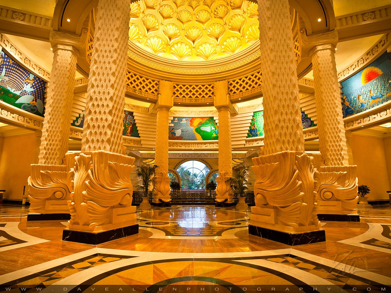 Atlantis Royal Towers Lobby, 1600x1200 HD Ready, Desktop
