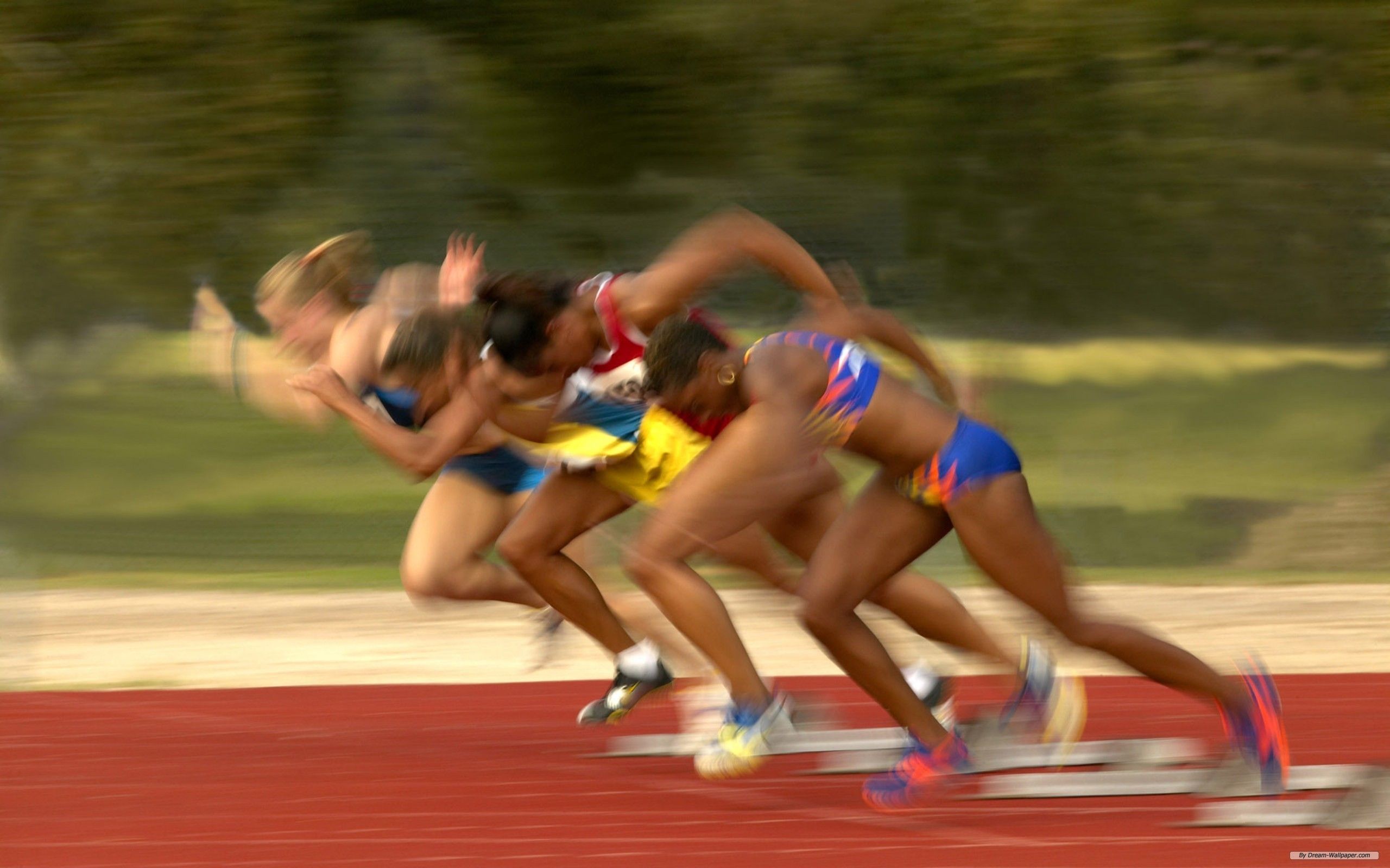 Atlete che corrono in pista, 2560x1600 2K, MacBook Pro