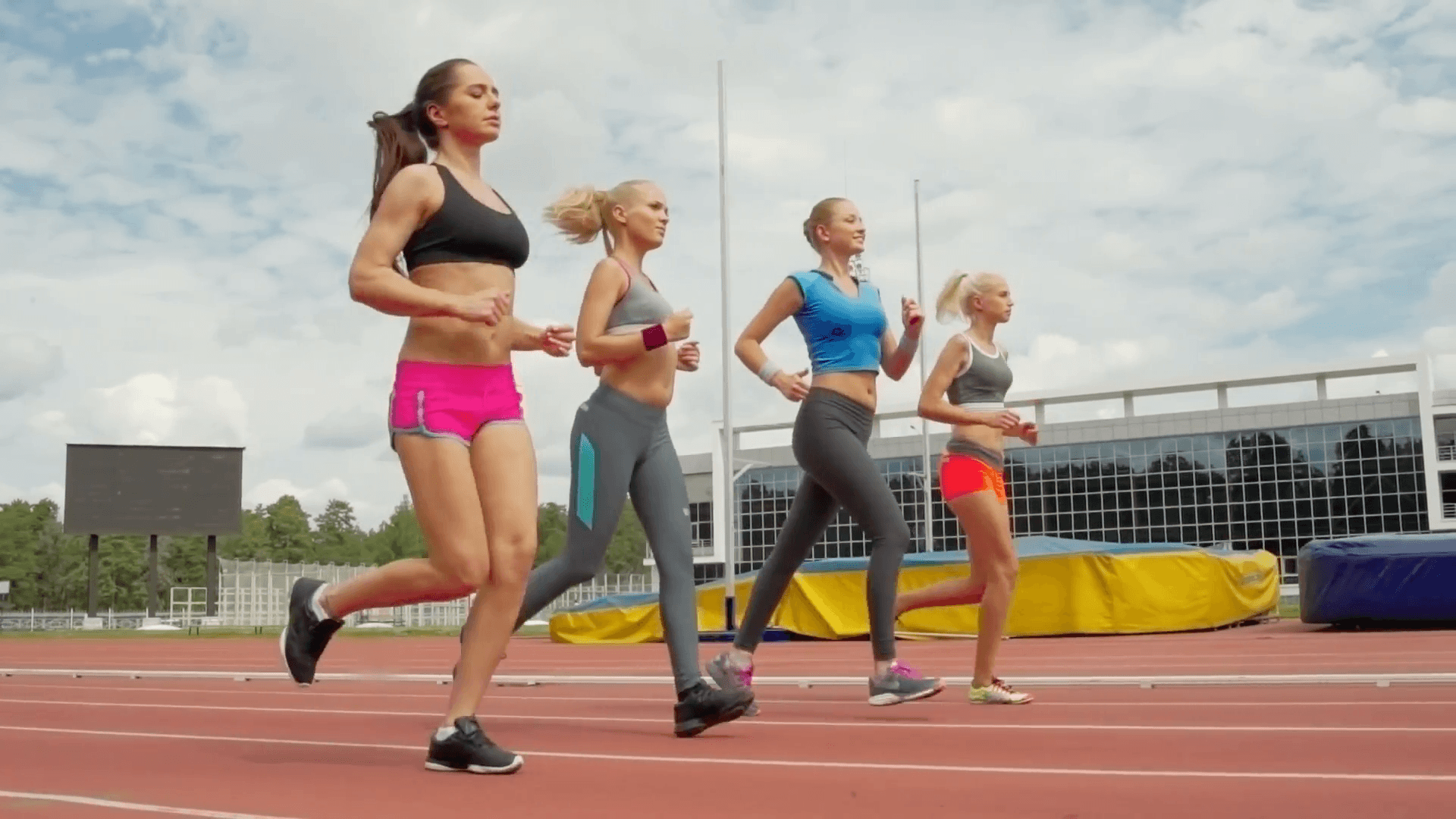 Atlete che corrono in pista, 1920x1080 1080p, PC Desktop
