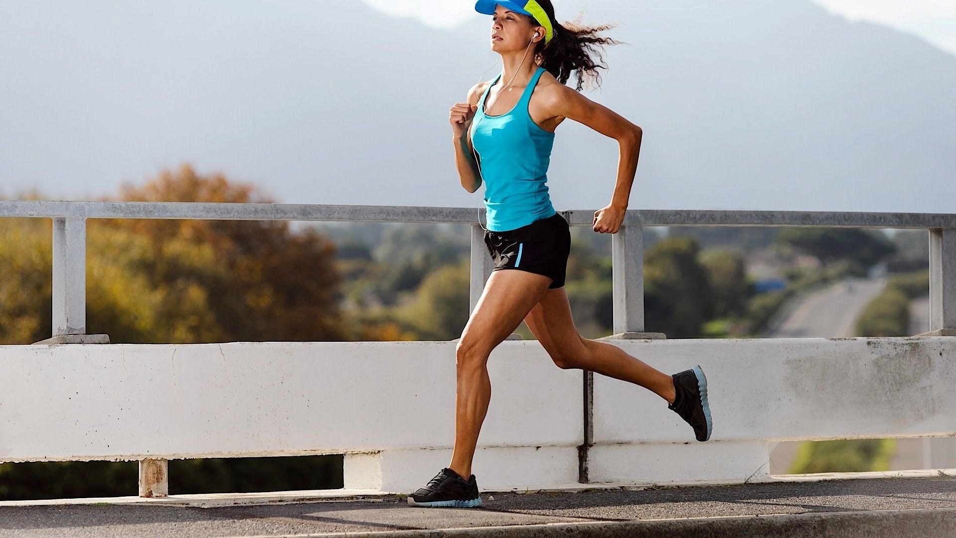 Donna atleta corre su ponte, 1920x1080 1080p, PC