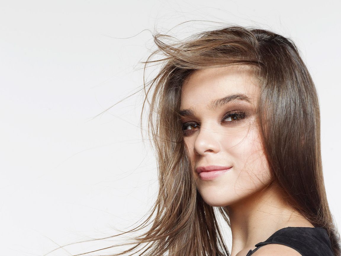Hailee Steinfeld ritratto capelli mossi, 1152x864 HD, Desktop