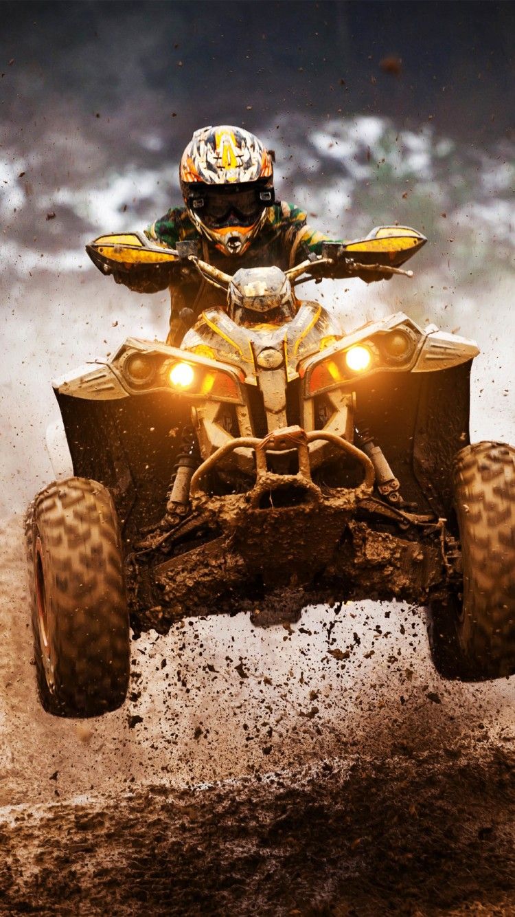 Quad ATV salto motocross fango, 750x1334 Verticale, iPhone Air