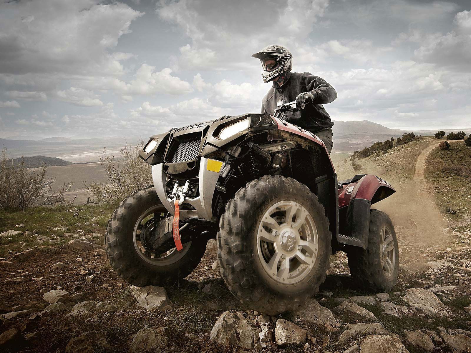 ATV su collina rocciosa, 1600x1200 HD Ready, Desktop