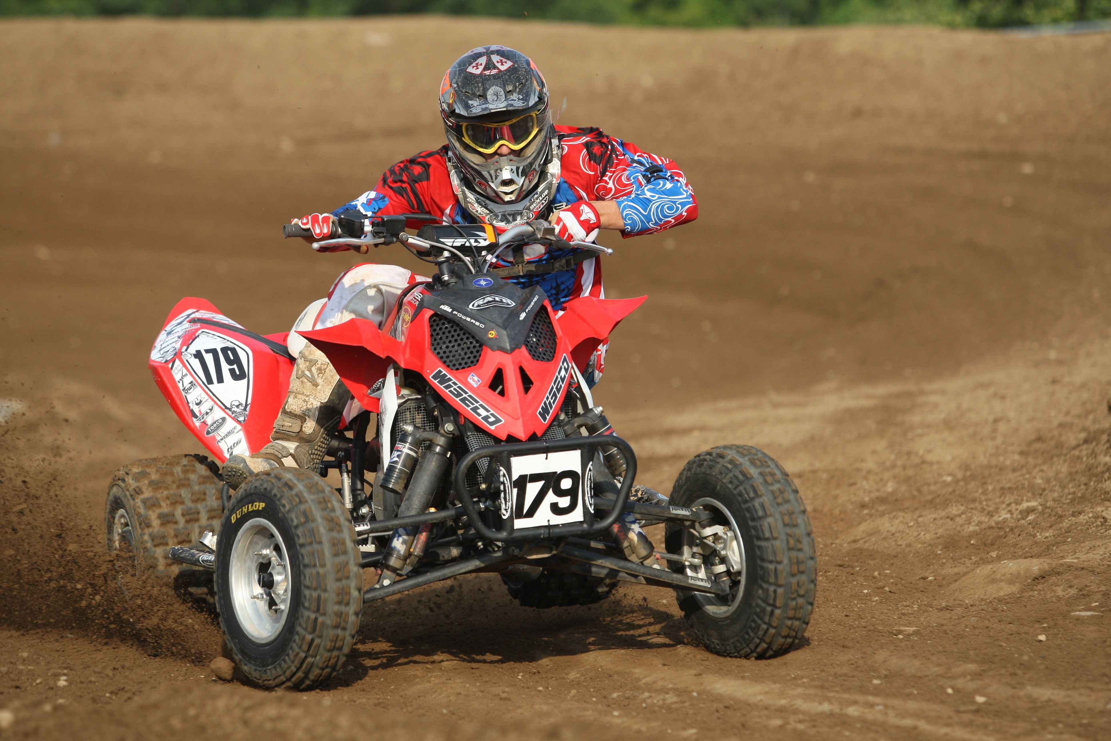 ATV Honda rosso in gara, 3888x2592 4K Ultra HD, Monitor 4K