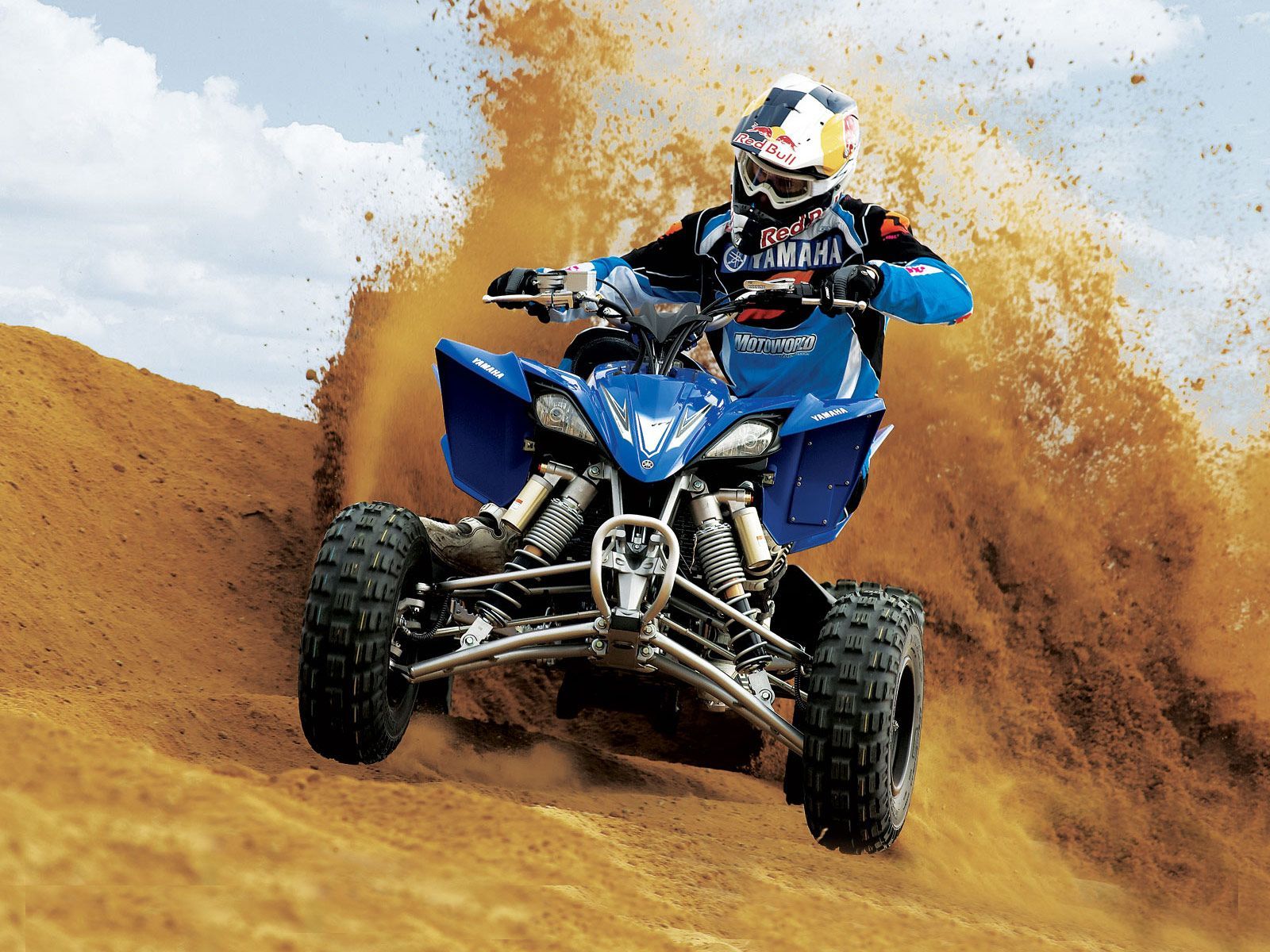 ATV Yamaha blu su sabbia, 1600x1200 900p, MacBook Air