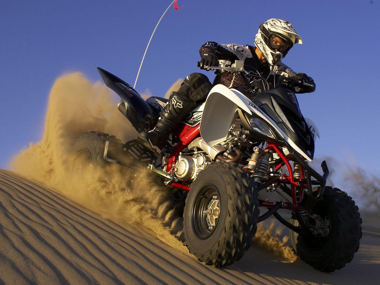 ATV Raptor nel deserto, 1600x1200 900p, HP Laptop