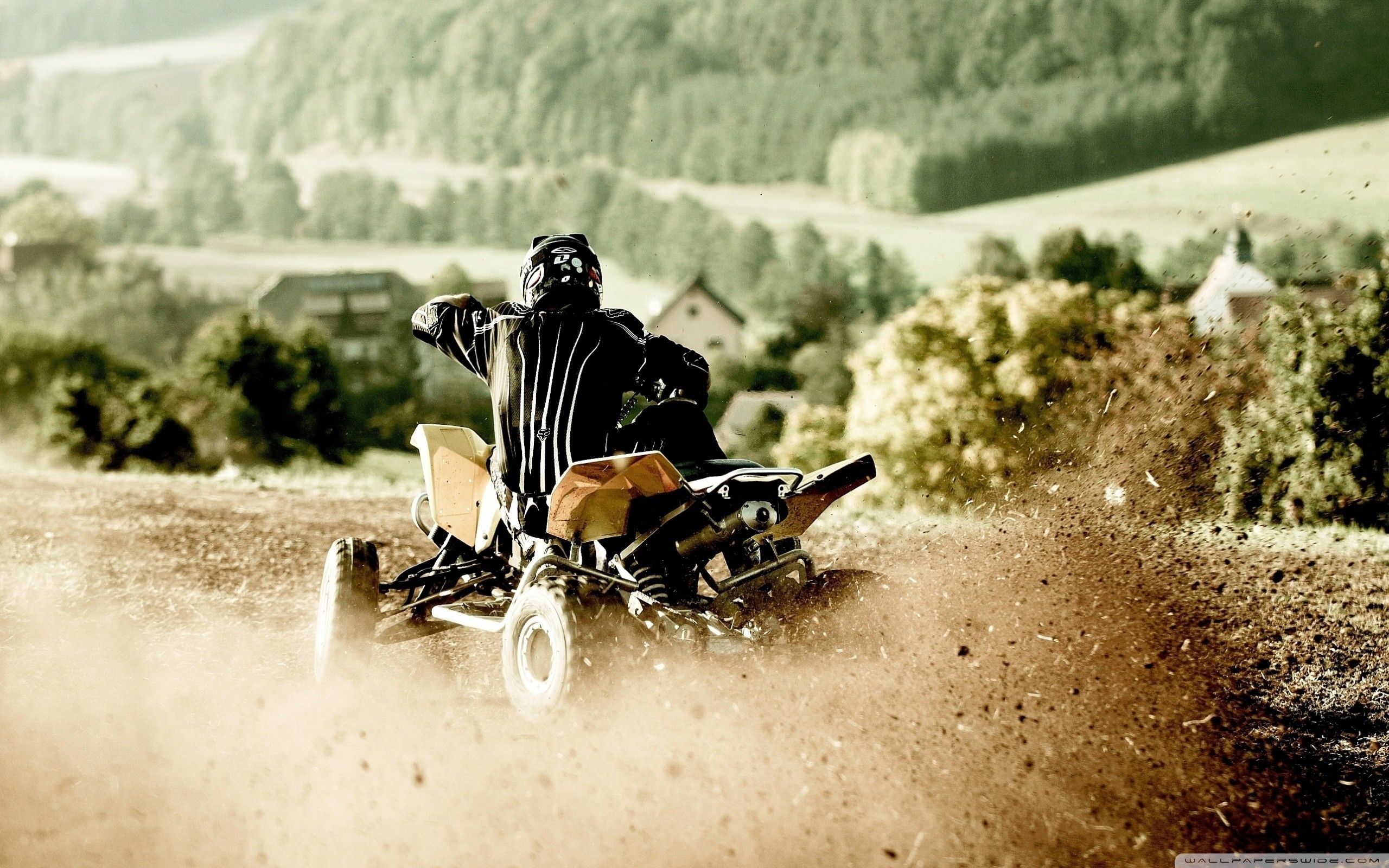 Quad ATV su terra sterrata, 2560x1600 2K, Laptop