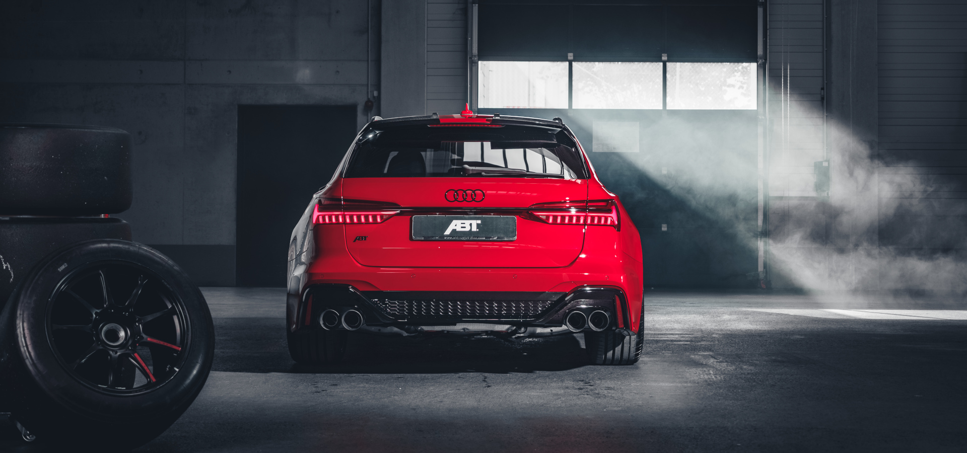 Audi RS6 rossa posteriore, sfondi 1920x900 Full HD, iMac