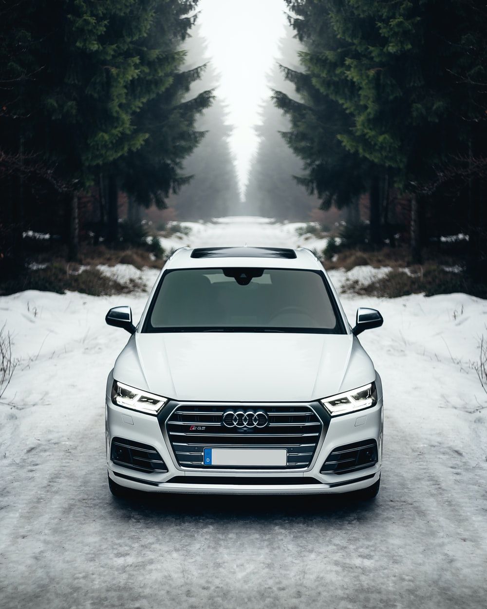 Audi Q5 bianca strada innevata, SUV, 1000x1250 Verticale, Xiaomi