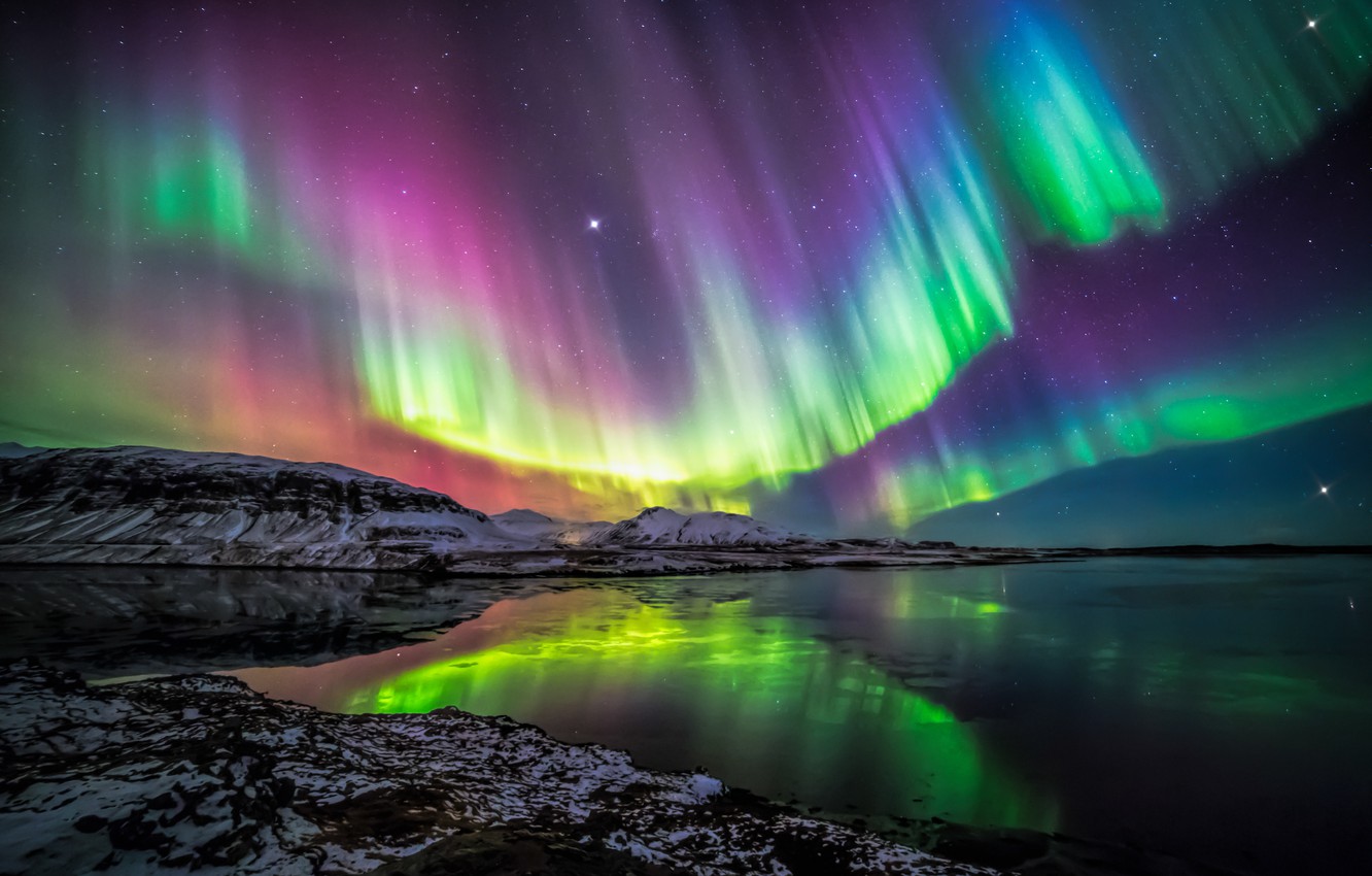 Aurora boreale sul fiordo, 1332x850 720p, PC