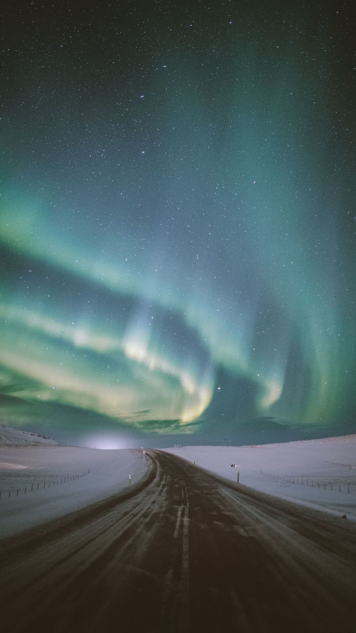 Aurora boreale strada notturna, 720x1280 Full HD Verticale, Smartphone