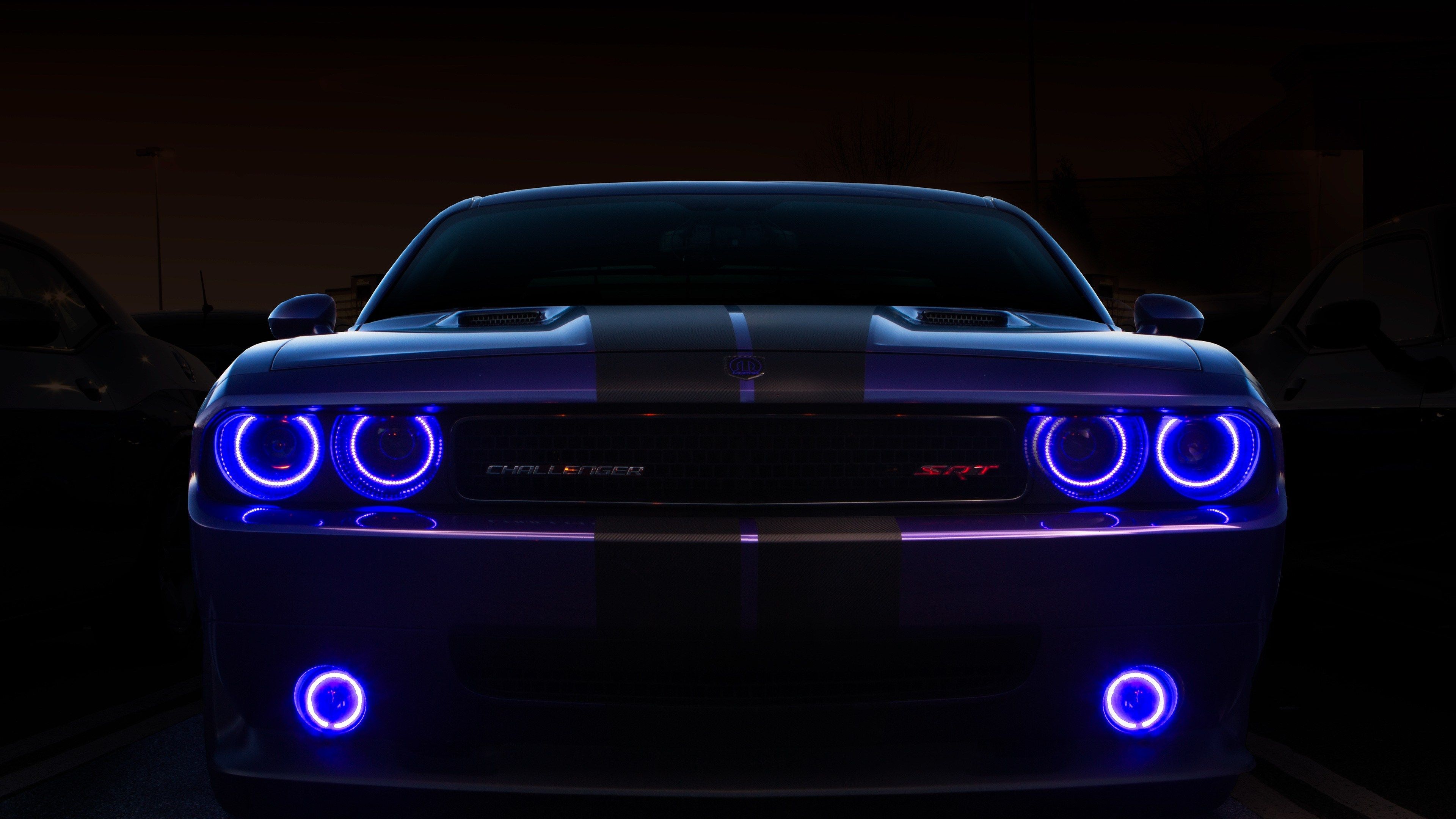 Dodge Challenger fari viola notte, 3840x2160 UHD, Monitor 4K