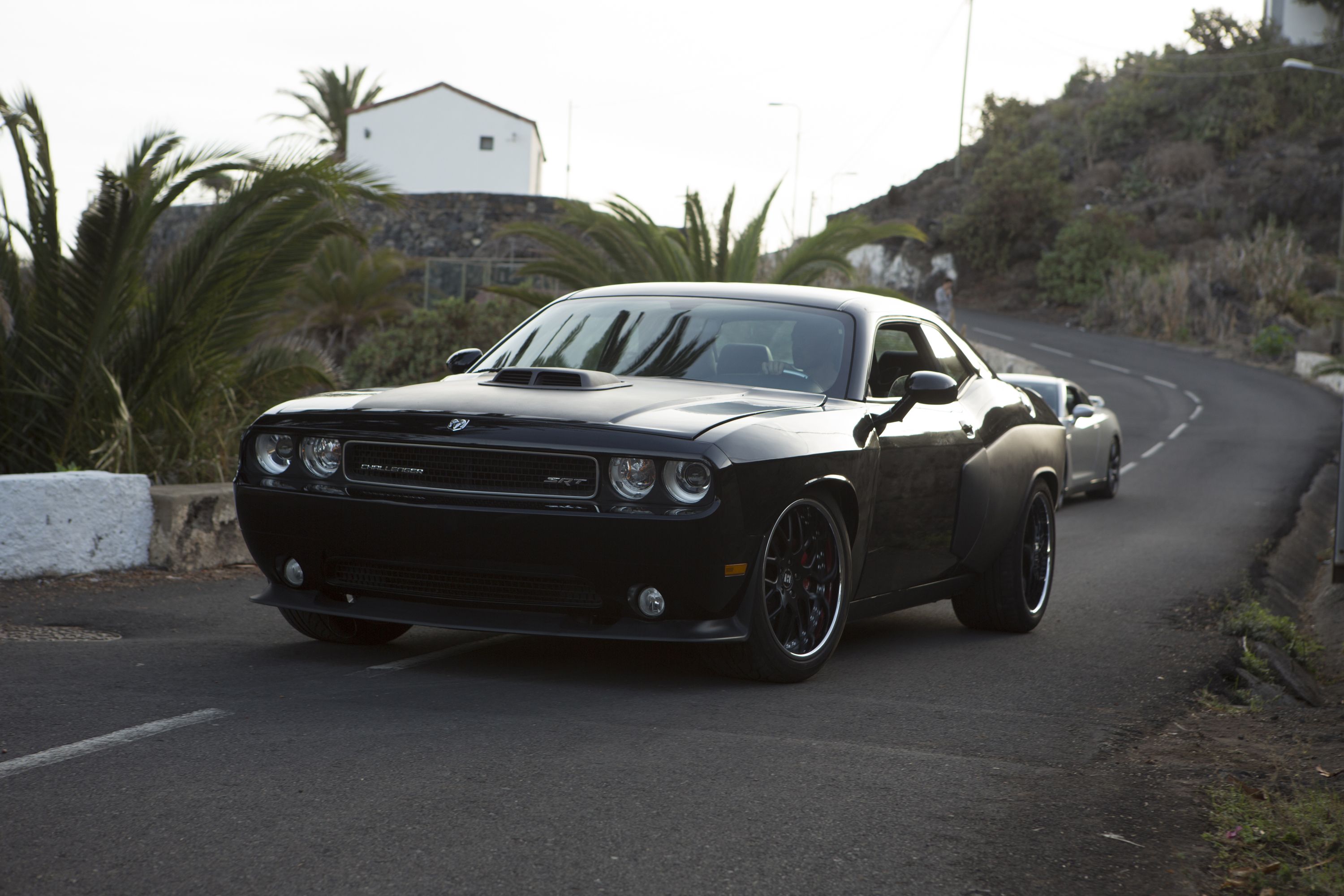 Dodge Challenger nera su strada, 3000x2000 2K, Monitor Gaming