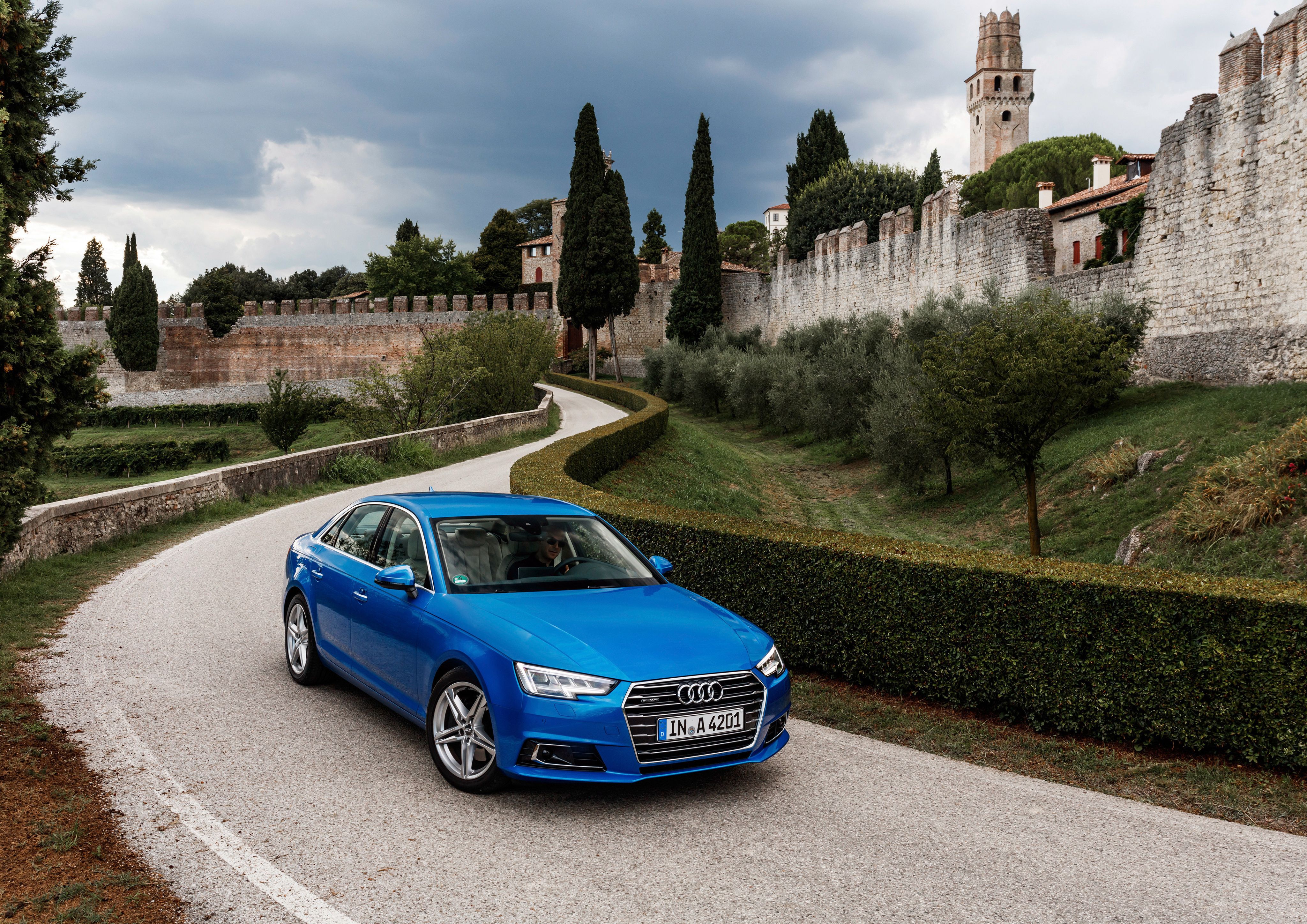 Audi blu su strada, 4096x2896 4K Ultra HD, Monitor 4K