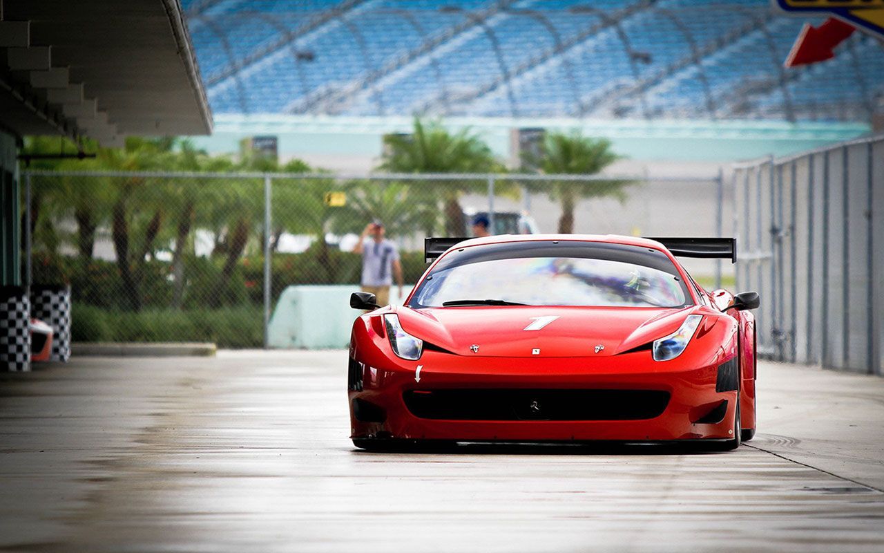 Ferrari rossa su pista, Maranello, 1280x800 720p, PC