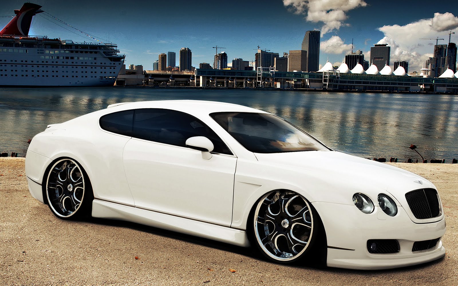 Bentley bianca lungomare città, 1600x1000 900p, Desktop