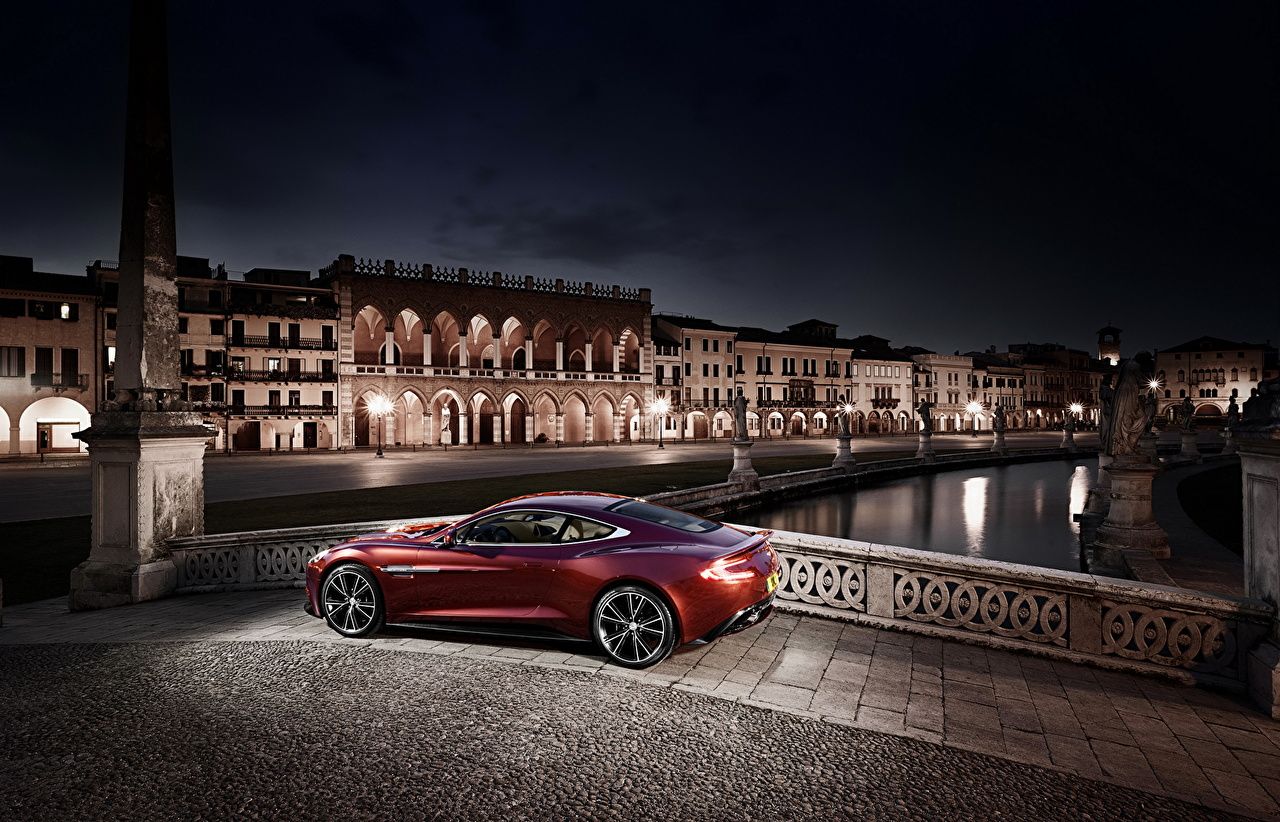 Aston Martin rossa scena notturna, 1280x822 HD, Desktop