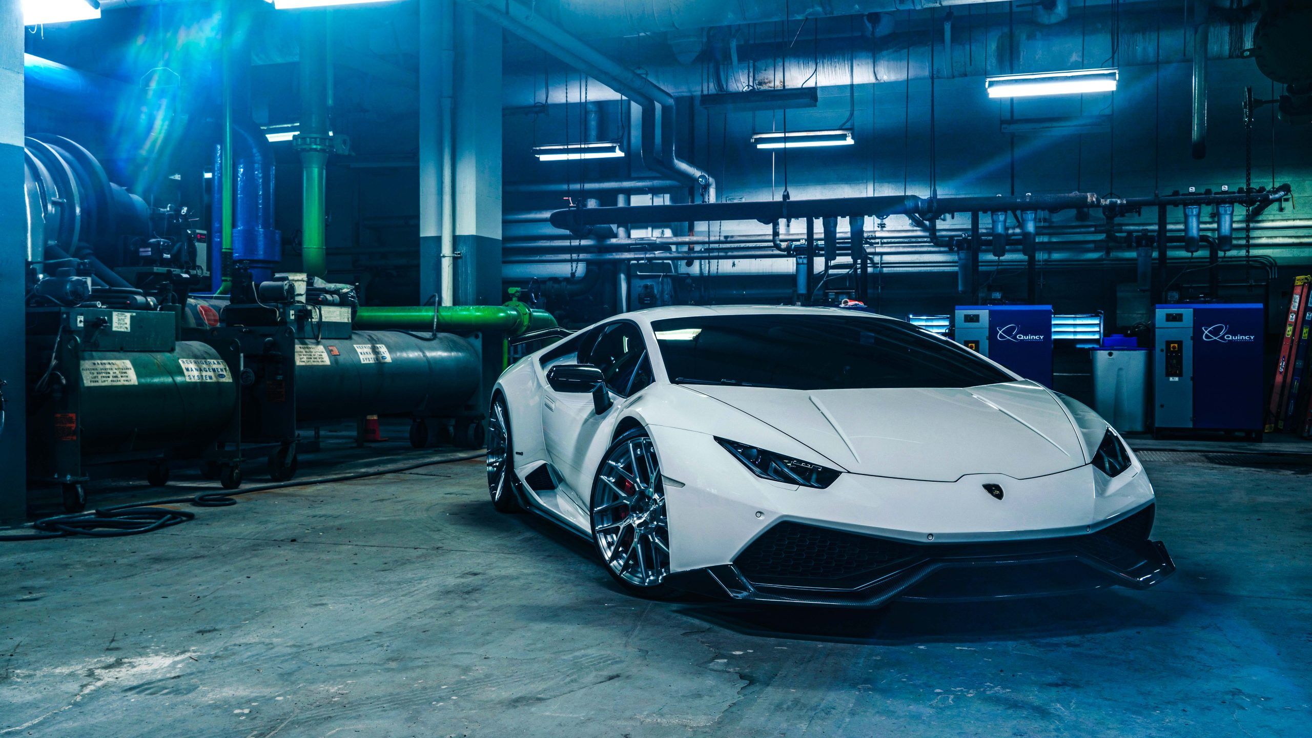 Lamborghini Huracan bianca garage, 2560x1440 QHD, Laptop