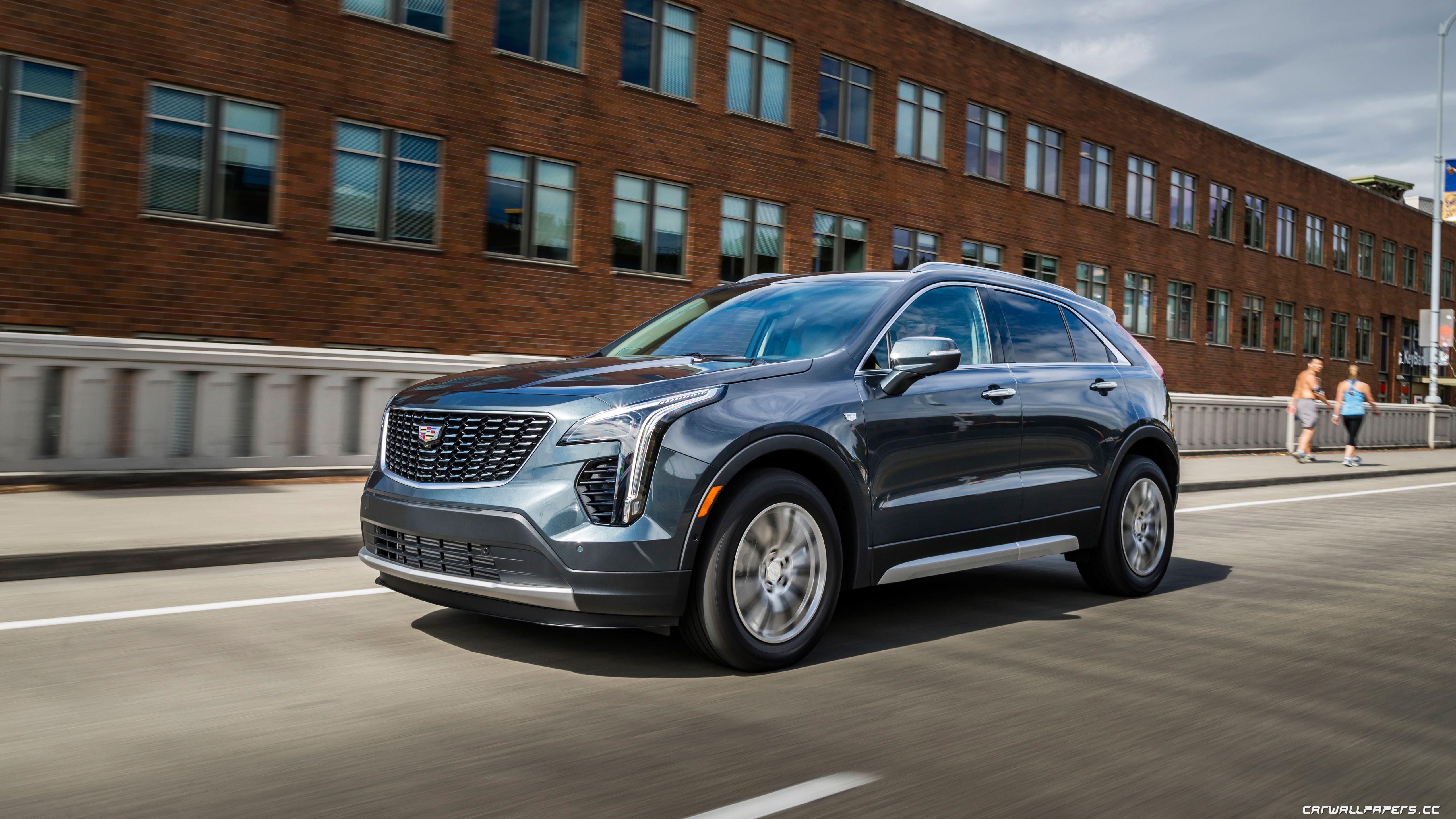 Cadillac XT4 grigia strada, 5120x2880 4K Ultra HD, Smart TV 4K