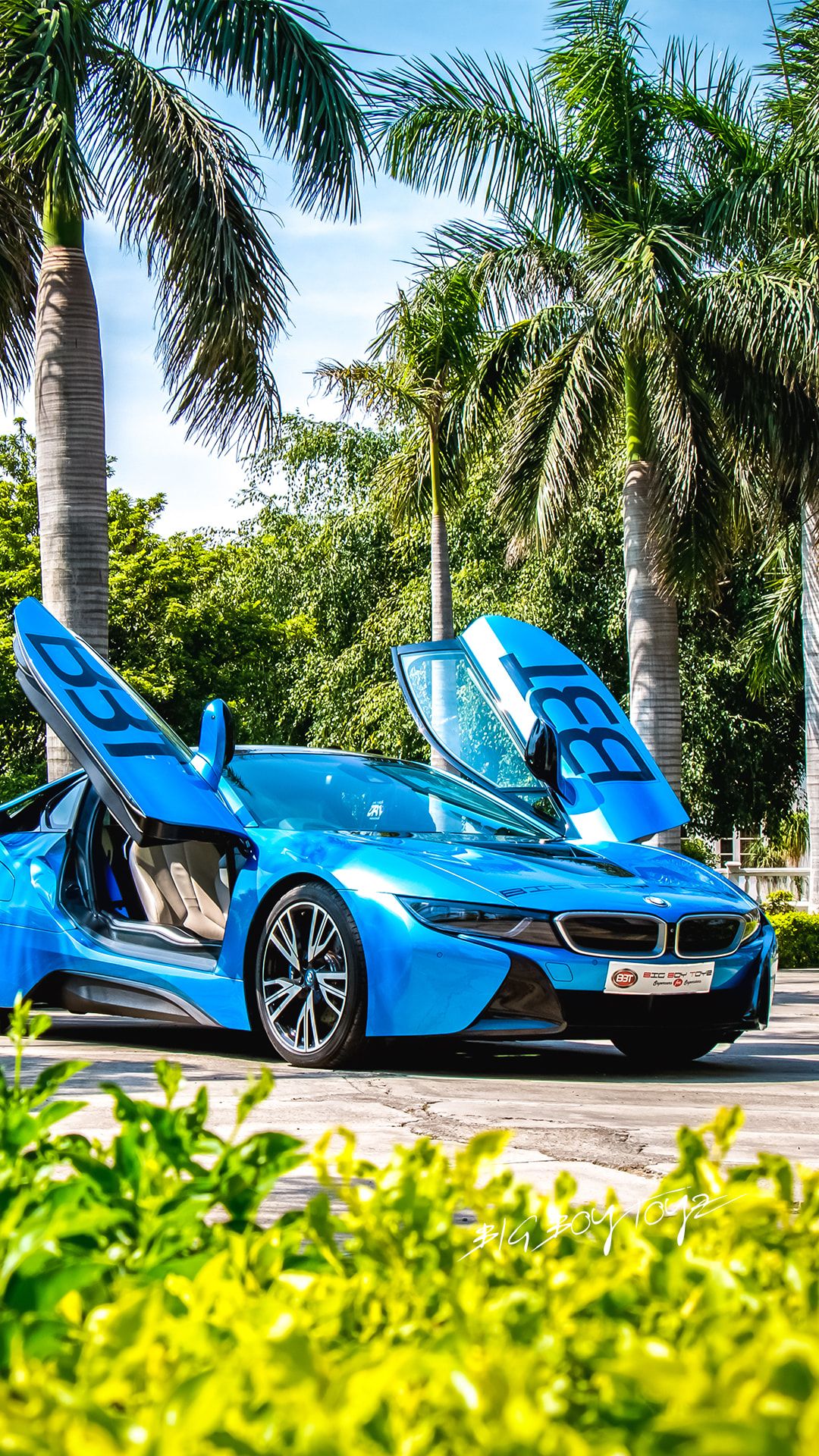 BMW i8 blu portiere aperte, 1080x1920 Full HD Verticale, iPhone Pro Max