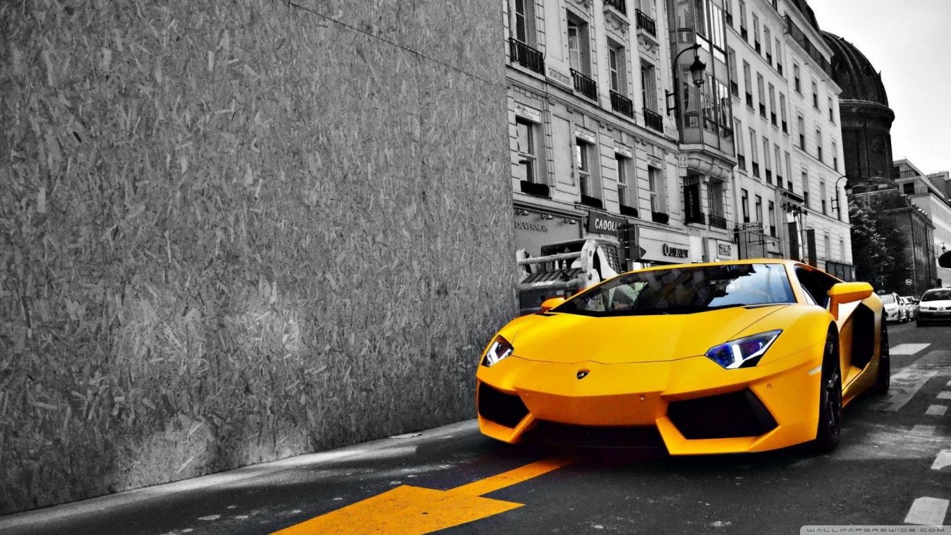 Lamborghini gialla in città, Sant'Agata Bolognese, 1366x768 720p, Laptop
