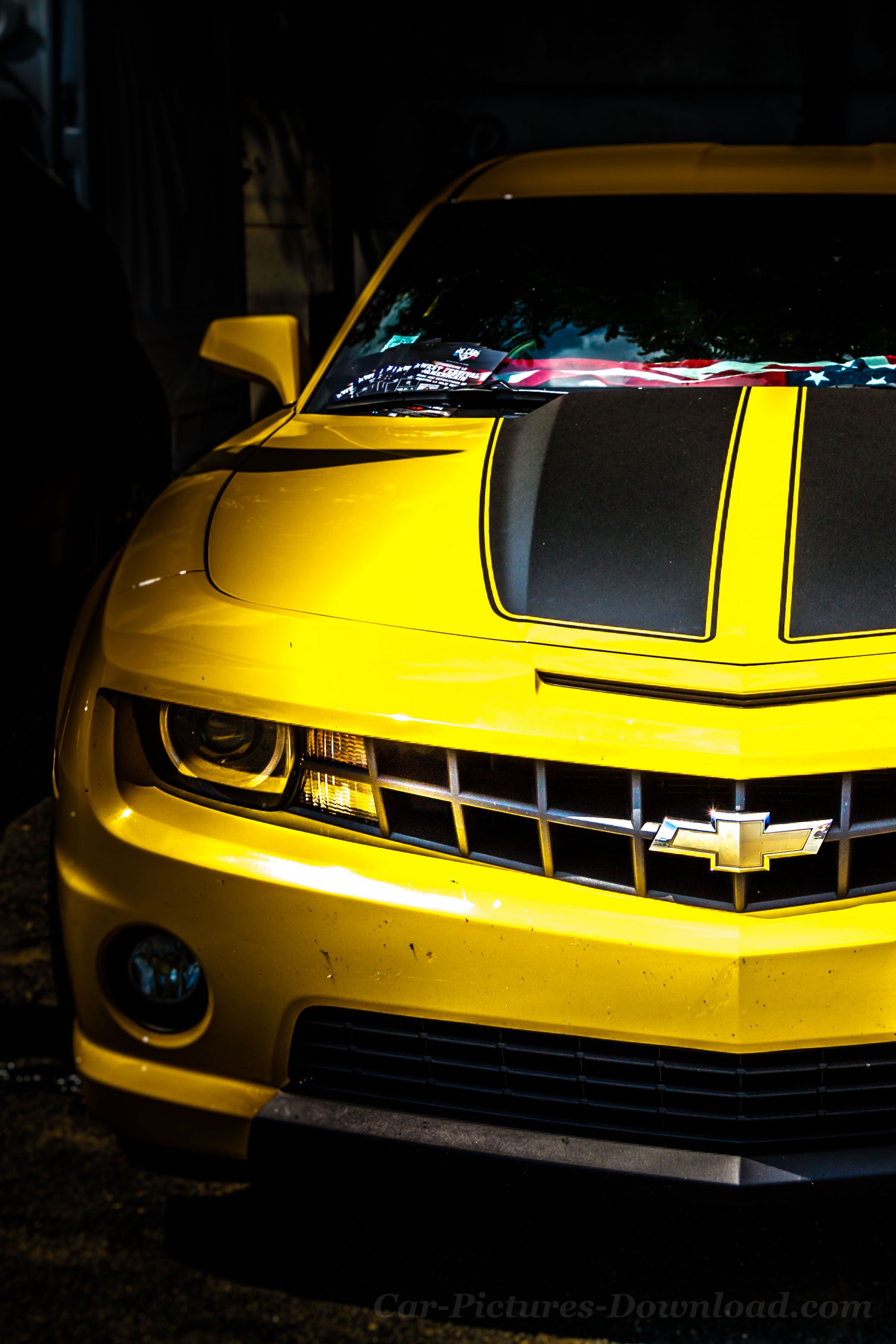 Chevrolet Camaro giallo Bumblebee, muscle car, 2078x3117 Verticale, Mobile