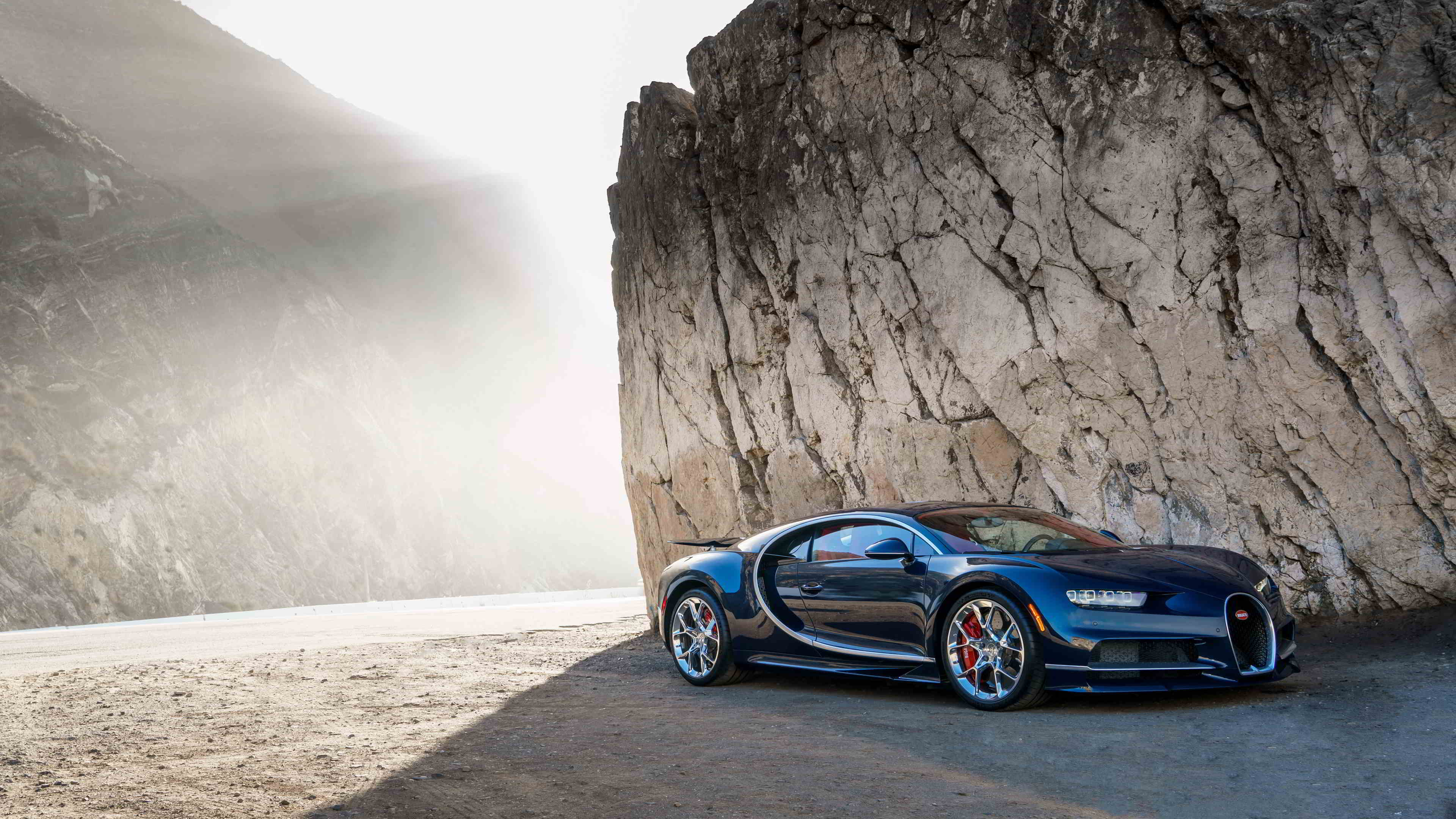 Bugatti Chiron vicino roccia, 3840x2160 4K, Monitor 4K