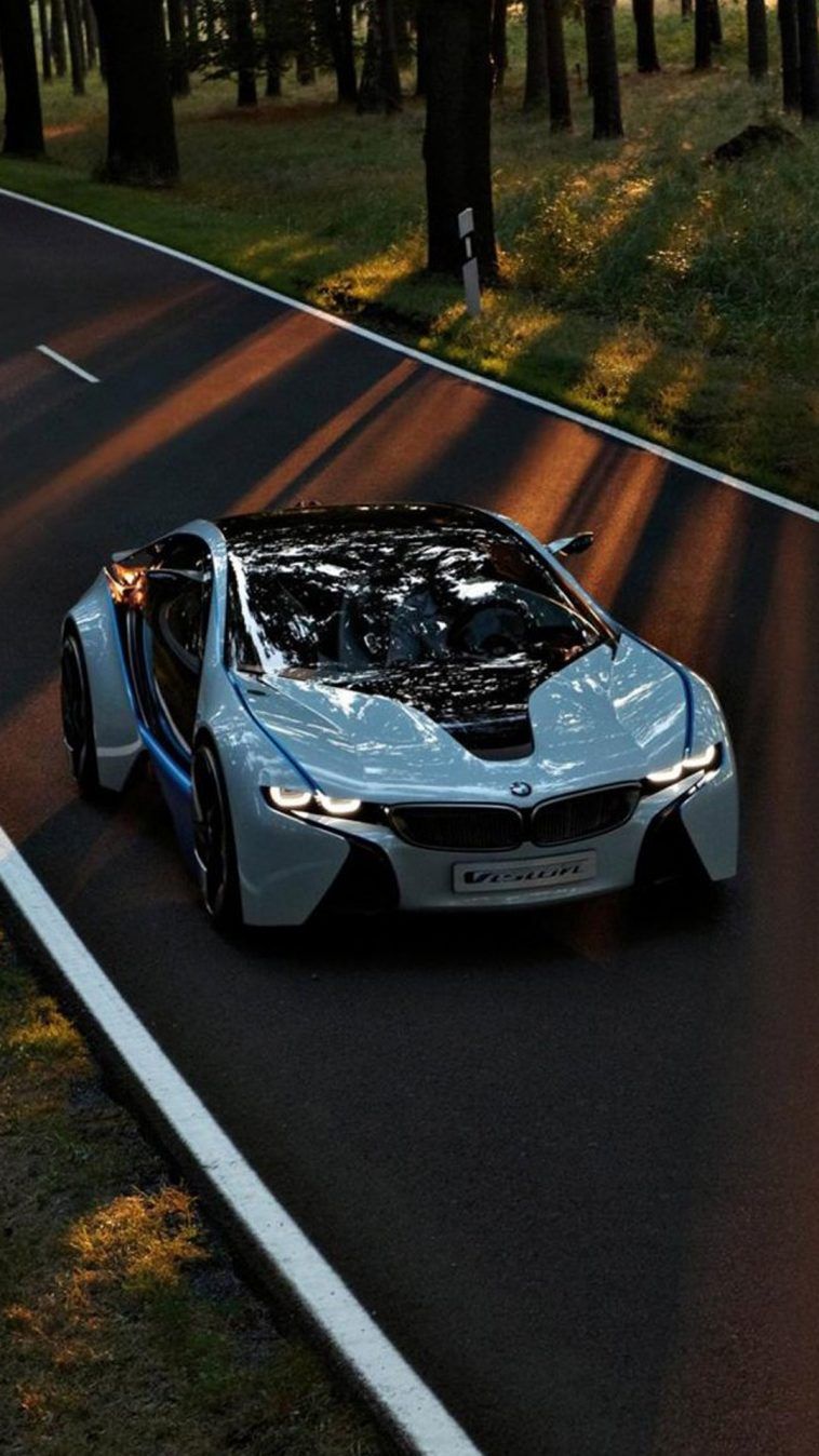 BMW auto sportiva strada, 758x1348 Verticale, Mobile
