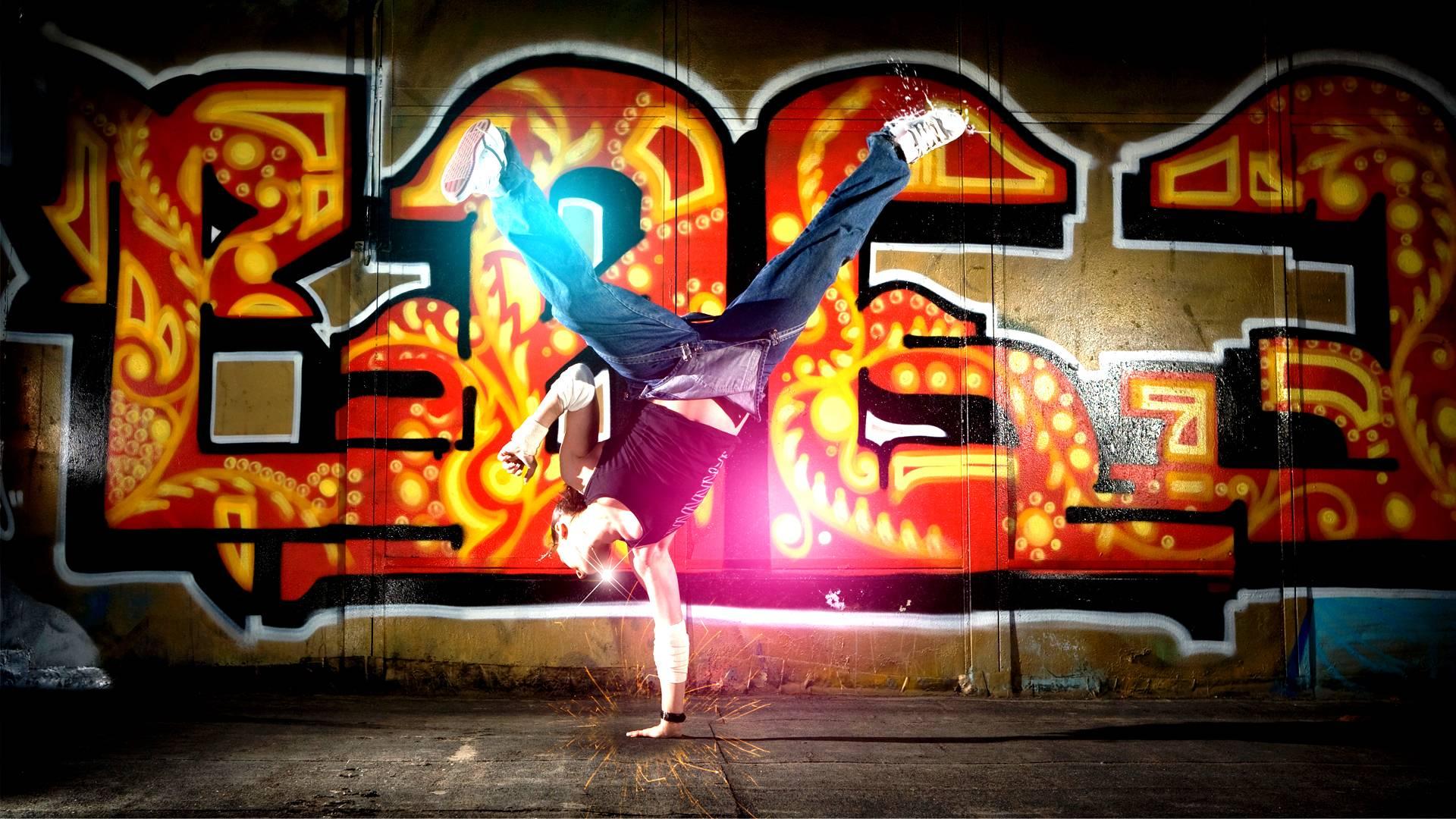 B-boy breakdance davanti graffiti, 1920x1080 1080p, PC