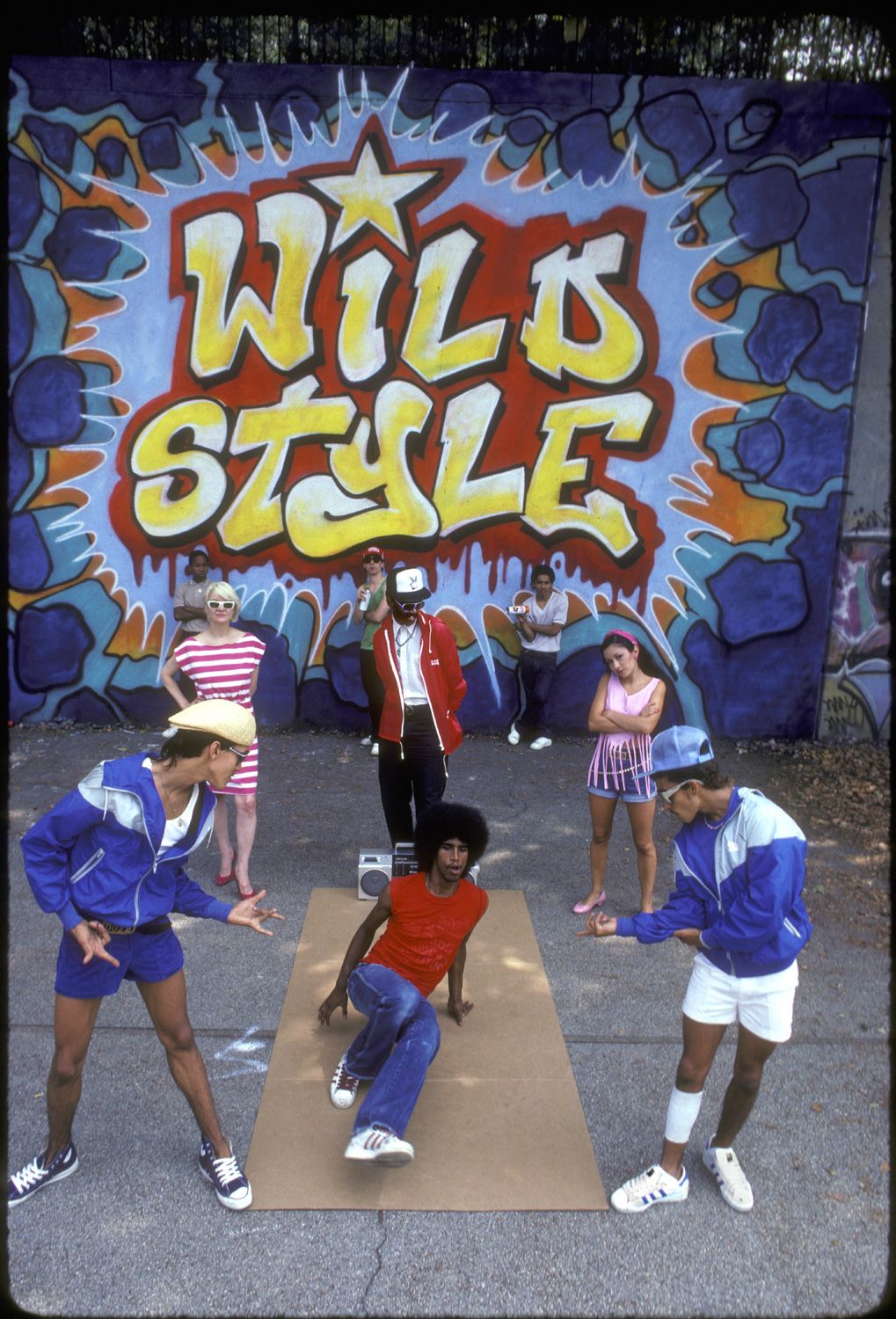 B-boy breakdance murale graffiti, 1019x1500 Full HD Verticale, iPhone